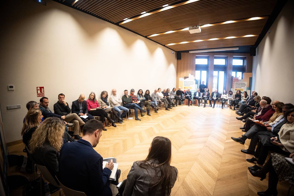 Hoy nos hemos reunido con cooperativas y entidades de la economía social para conocer sus propuestas en materia de vivienda.

El derecho a la vivienda digna es universal. Nuestro principal desafío como país es garantizarlo. El cooperativismo es una herramienta muy útil para
