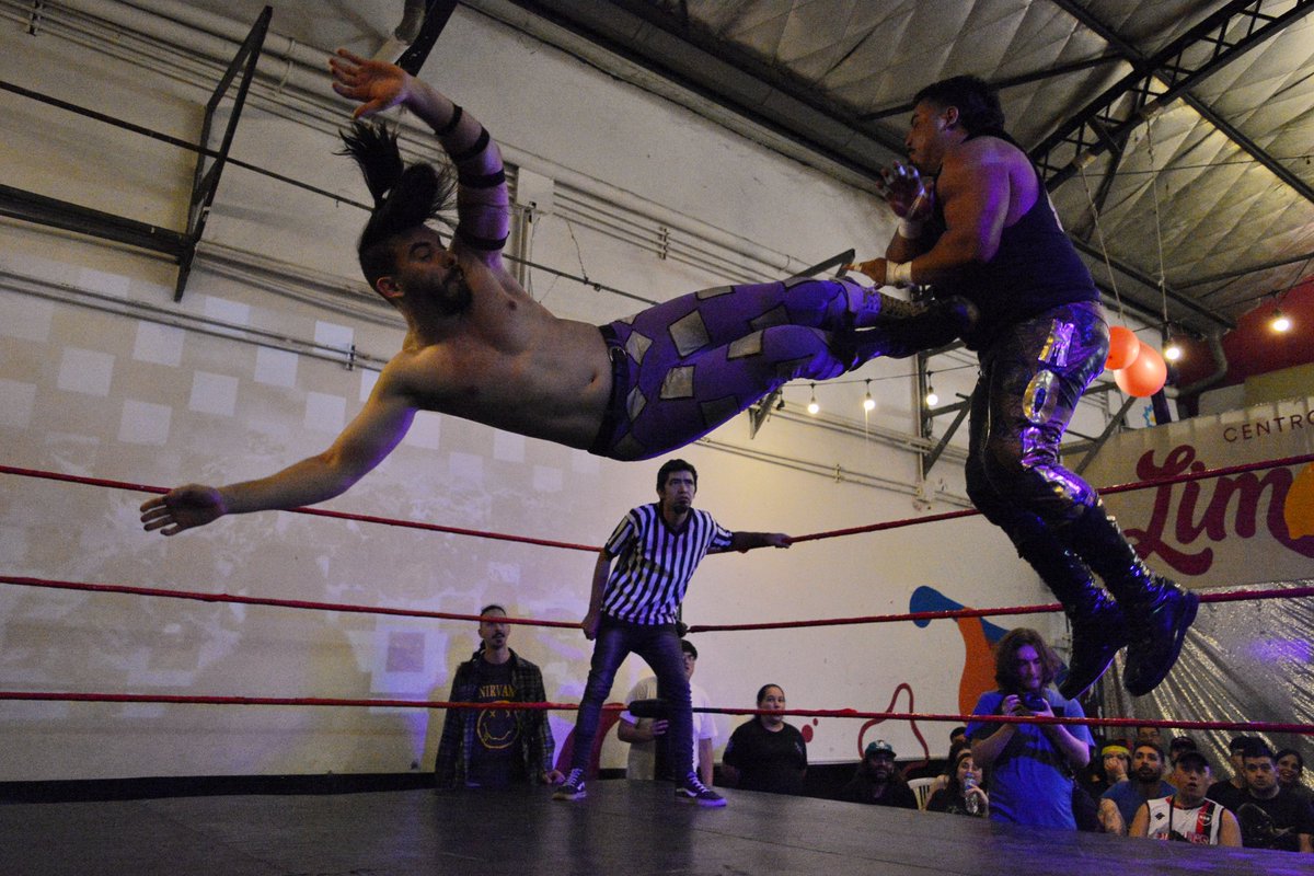 NuevaEraArg's tweet photo. 🏆 ¡#Gint retiene su campeonato ante un duro desafío!

🤼‍♂️ Como último #MainEvent del año tuvimos la lucha entre #Legión vs #MasterCatch, #GintGiovanna vs #TitoMoranJr.

🔥 El Macho le dio una dura batalla a El Alma del #DOJO, pero Gi al final de la tarde sigue siendo el Campeón. https://t.co/4ENor4AHgH