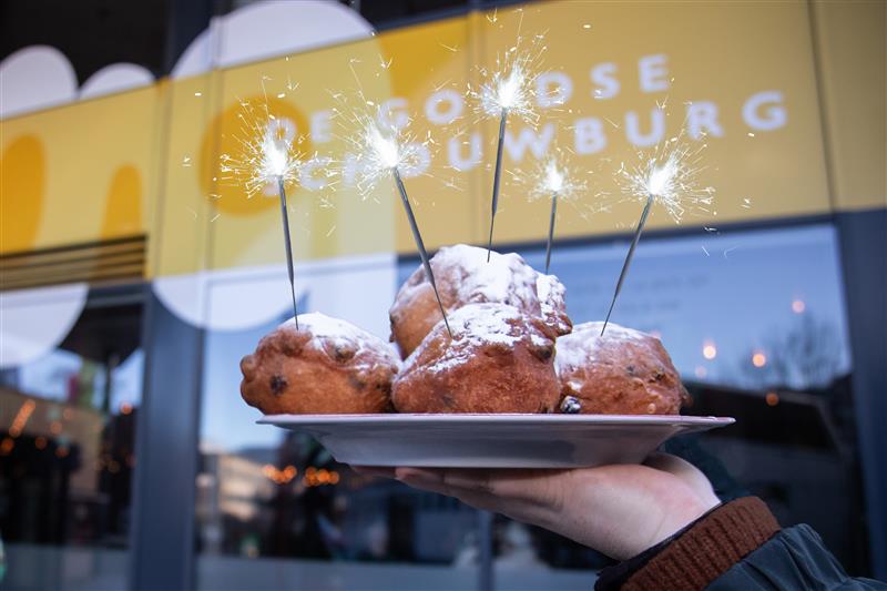 We nodigen je van harte uit voor onze nieuwjaarsbijeenkomst op dinsdag 7 januari van 17.00 tot 20.00 uur in de Goudse Schouwburg. 🥂

Kom jij met ons proosten op 2025? Meld je dan voor 1 januari aan via obi41.nl/2p9x5rhd 🌟

📷 Astrid den Haan