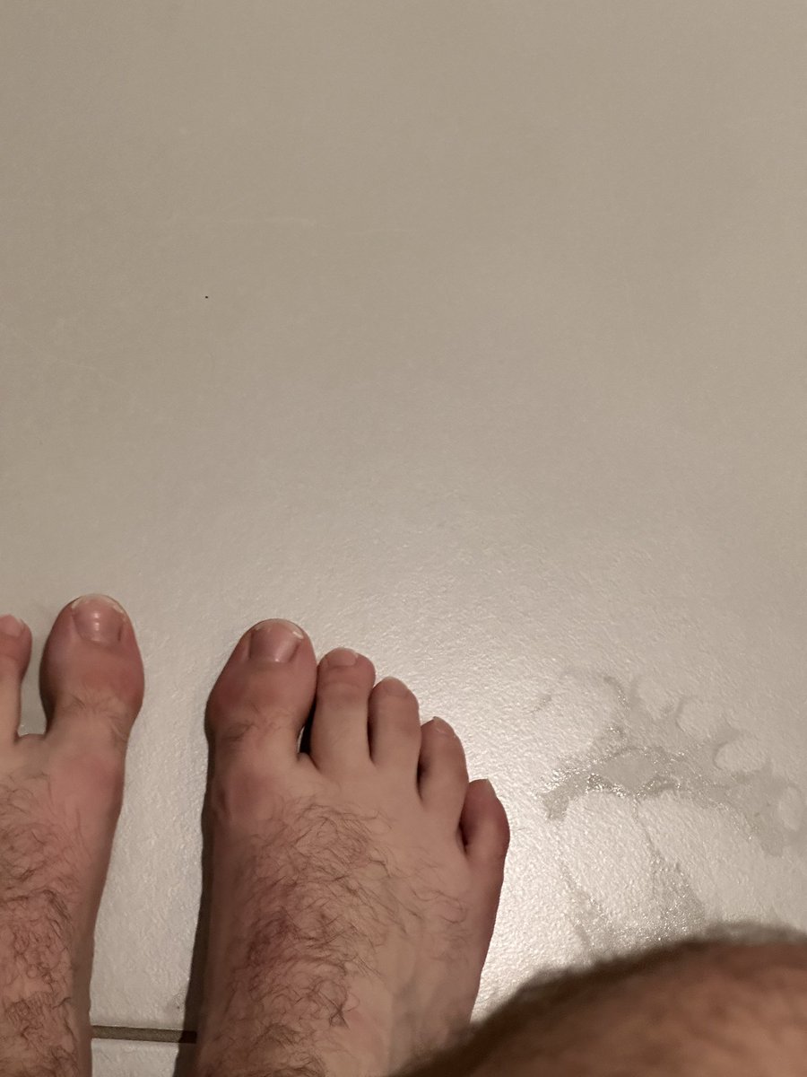 RealFootFag's tweet photo. My sweaty feet post workout need worshipping, which one of you disciples is ready to be used and lick them clean?

#gymfeet #sweatyfeet #sweaty #hairyfeet #footfetish #fetish #gay #gayfetish #gayfeet #stinkyfeet #hairy #hairyfeet https://t.co/KckRhjcnQP