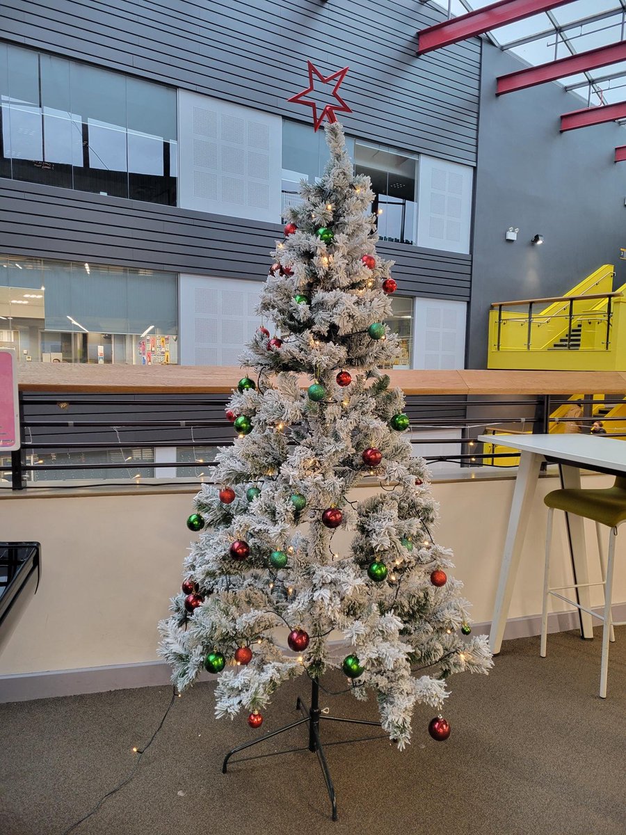 Nadolig Llawen o <a href="/CAVC_Success/">Success Centre @ CAVC</a>
Merry Christmas from <a href="/CAVC_Success/">Success Centre @ CAVC</a> 

#cavc #studyhappy