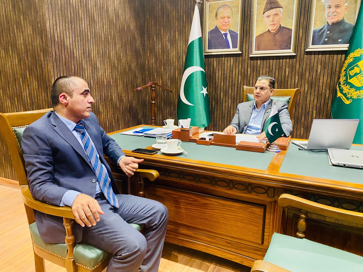 FahadShafiq18's tweet image. کوآرڈینیٹر پرائم منسٹر یوتھ پروگرام سندھ فہد شفیق سے ان کے آفس میں ڈی جی #NAVTTC  عزیز اللہ چانڈیو کی ملاقات 
کوآرڈینیٹر پرائم منسٹر  یوتھ پروگرام سندھ فہد شفیق کی پرائم منسٹر یوتھ سکیل ڈویلپمنٹ پروگرام کا دائرہ کار وسیع کرنے پر تبادلہ خیال۔

بحثیت کوآرڈینیٹر پرائم منسٹر یوتھ…