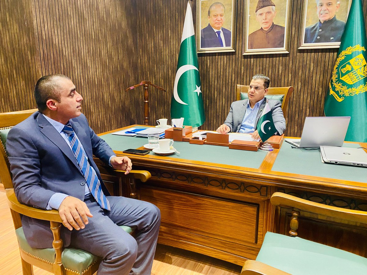 FahadShafiq18's tweet image. کوآرڈینیٹر پرائم منسٹر یوتھ پروگرام سندھ فہد شفیق سے ان کے آفس میں ڈی جی #NAVTTC  عزیز اللہ چانڈیو کی ملاقات 
کوآرڈینیٹر پرائم منسٹر  یوتھ پروگرام سندھ فہد شفیق کی پرائم منسٹر یوتھ سکیل ڈویلپمنٹ پروگرام کا دائرہ کار وسیع کرنے پر تبادلہ خیال۔

بحثیت کوآرڈینیٹر پرائم منسٹر یوتھ…