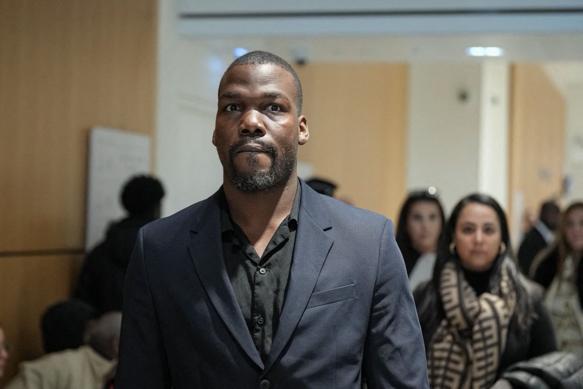 ActuFoot_'s tweet image. 🚨🚨 𝗠𝗔𝗧𝗛𝗜𝗔𝗦 𝗣𝗢𝗚𝗕𝗔 𝗘́𝗖𝗢𝗣𝗘 𝗗’𝗨𝗡 𝗔𝗡 𝗗𝗘 𝗣𝗥𝗜𝗦𝗢𝗡 𝗙𝗘𝗥𝗠𝗘 !

Le tribunal correctionnel de Paris a rendu son jugement dans le cadre du procès Pogba.

(AFP)