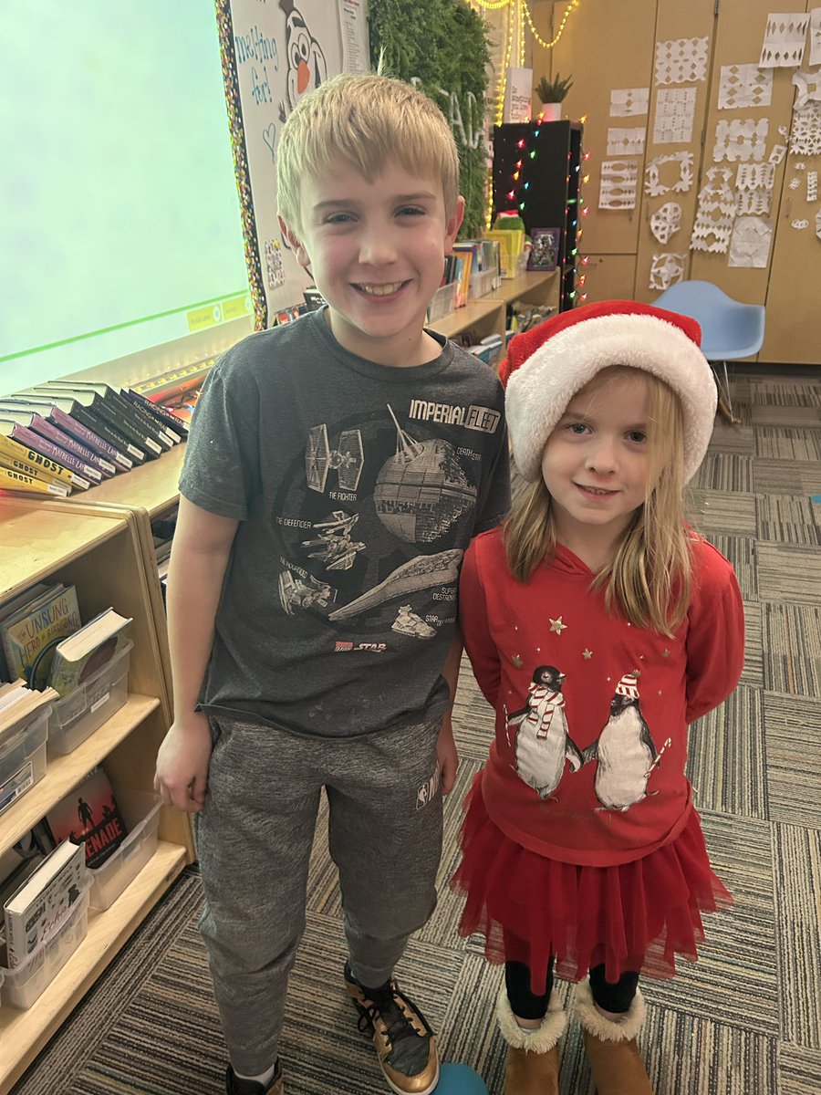 OlixClass's tweet image. Cutest helper today! Thanks @_teachitwright for sharing this awesome helper! 🥰 @ayerelementary