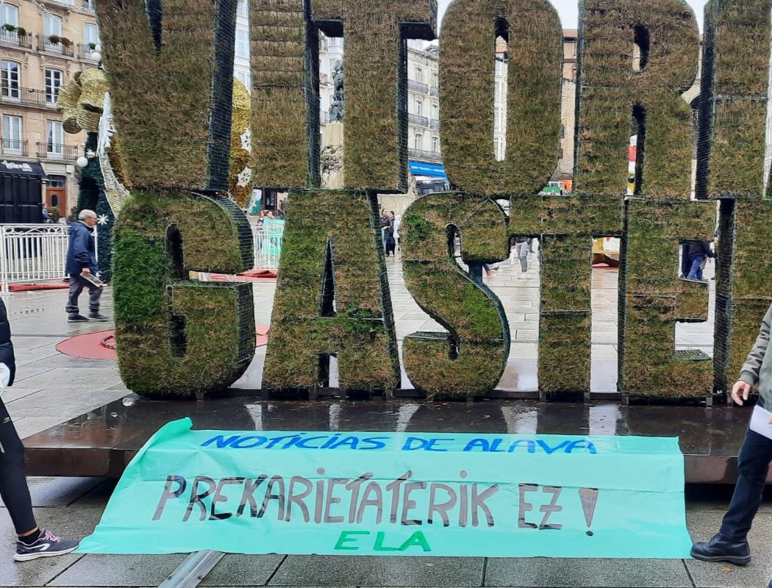 Este jueves, los y las periodistas de Diario de Noticias de Álava hemos estado en la calle por un convenio que nos saque de años de precariedad!
Hemos compartido la Plaza de la Virgen Blanca con las trabajadoras de la residencia de Miñano, en la calle por su convenio! Aski da!