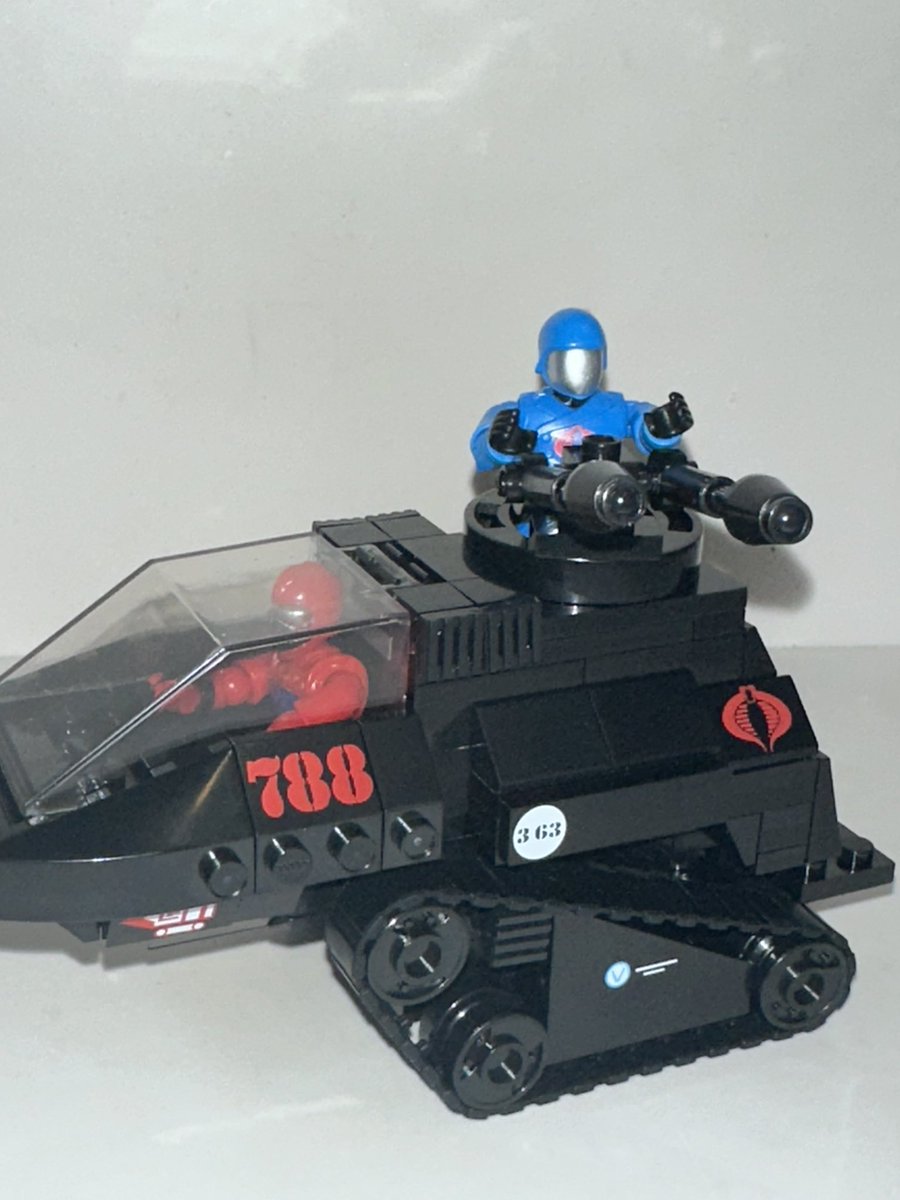 gijoepur's tweet photo. #cobracomander #hissdriver and #hisstank from -#megablocks #gijoe #gijoemegabloks #cobramegablocks #cobratheenemy https://t.co/UCGZ5hsF3X