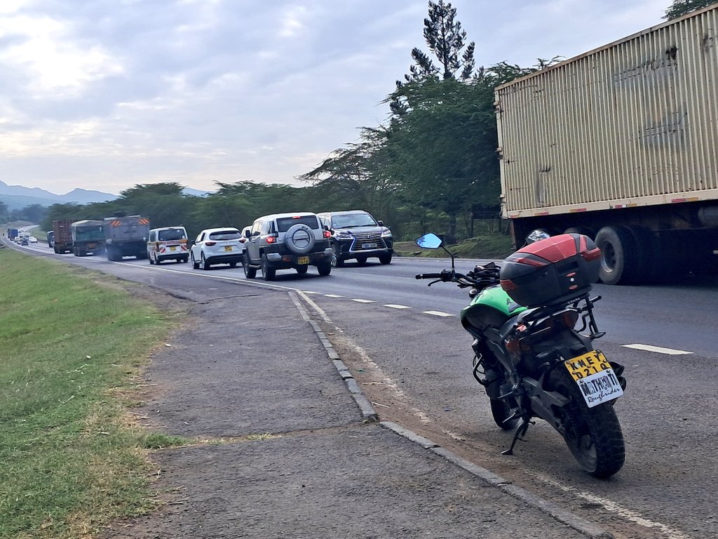 NMathwitiKe's tweet photo. This morning, me and my baby π #mathwiti #bikerbabe #nakurubae #morningrides https://t.co/NxMc8SxVeD