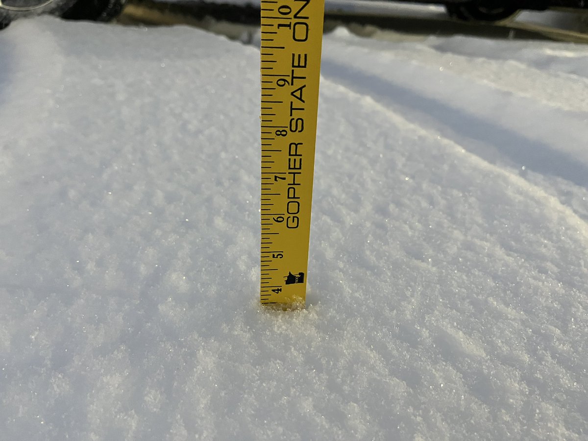 3.5” so far at Fox9 in Eden Prairie as of 7:30 am. <a href="/NWSTwinCities/">NWS Twin Cities</a> #snow #MNwx