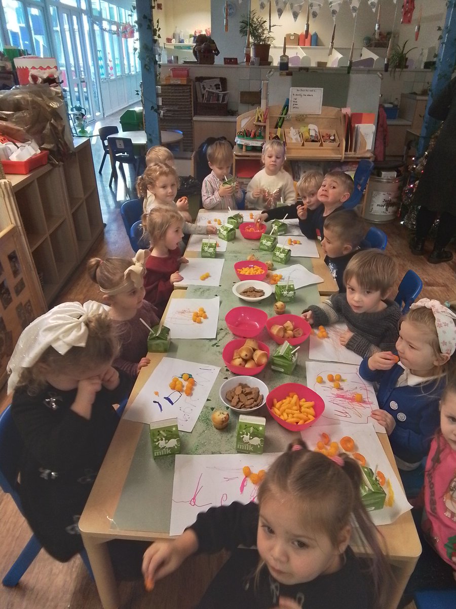 We were so excited for party food this afternoon <a href="/DeltaTheParks/">The Parks Academy</a> 💙🎄