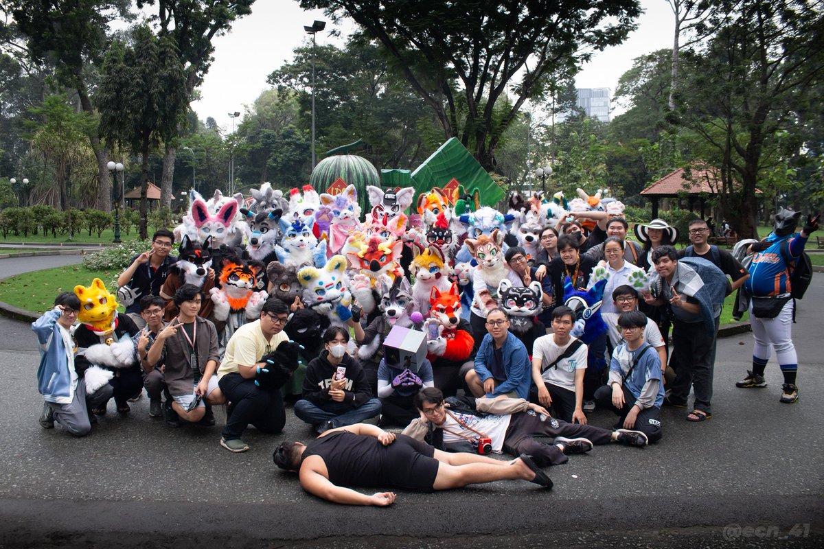 KAMIIkitsune's tweet photo. An end-of-year fur meet in 2024 at Tao Dan Park, Ho Chi Minh City, Vietnam.

Thank you to everyone who participated in 😭😭✨✨💖

📸: Manh Hung (Coug)

#fursuitfriday #fursuiteveryday #fursuit #FurryFandom #furry #vietnam https://t.co/CAhm0PNaeK