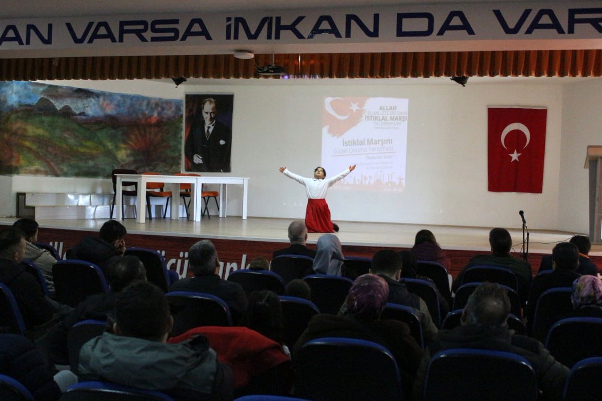 Beyşehir İlçe Milli Eğitim Müdürlüğü tarafından İstiklal Marşı'nı Güzel Okuma Yarışması, büyük bir heyecan ve coşkuyla gerçekleştirildi. İlçemizdeki okullardan katılan öğrenciler, Mehmet Akif Ersoy’un kaleme aldığı İstiklal Marşı'nı en güzel şekilde yorumlamak için sahne aldı.