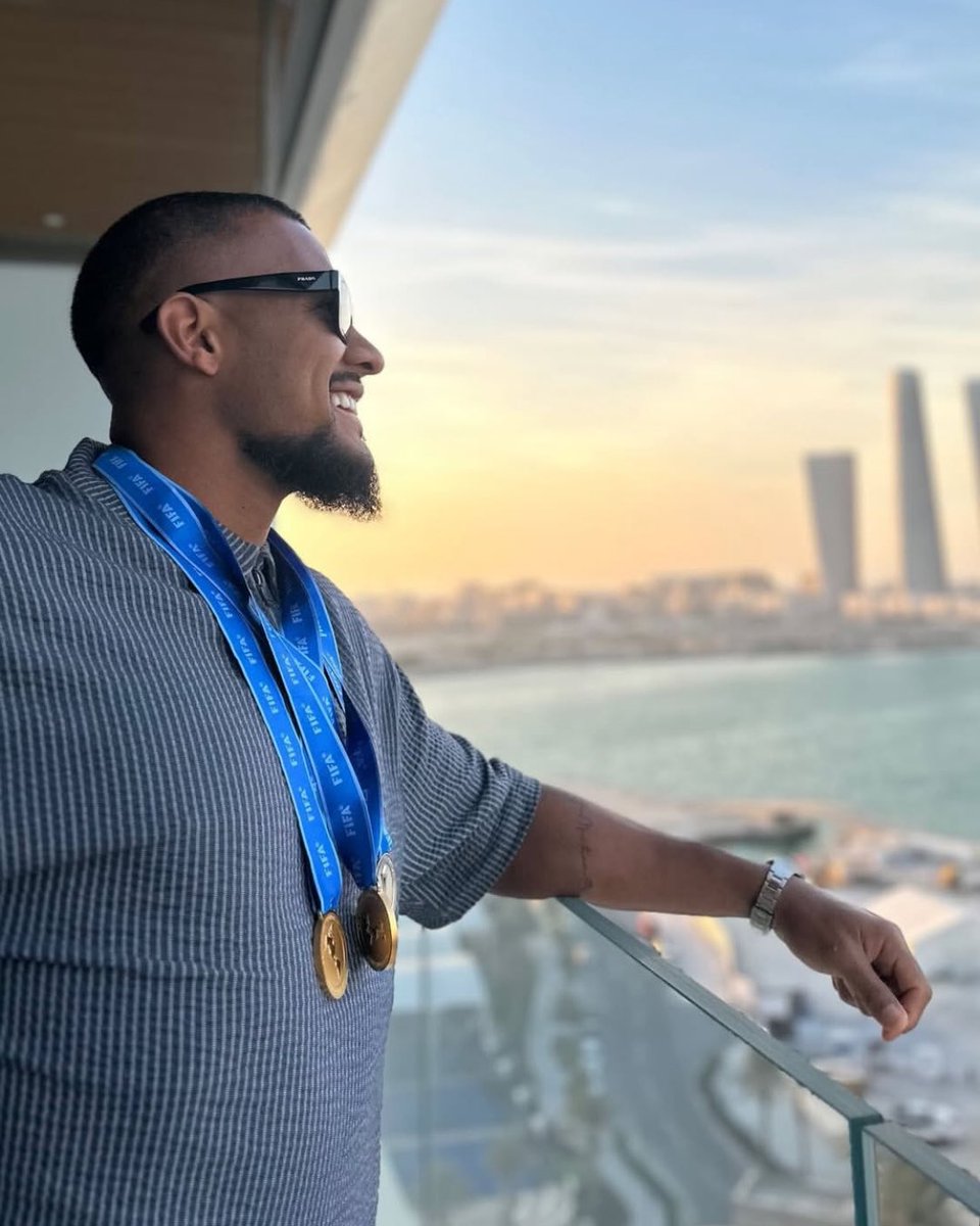 SOLOVENEX_'s tweet photo. “𝑵𝒊 𝒆𝒏 𝒍𝒐𝒔 𝒎𝒆𝒋𝒐𝒓𝒆𝒔 𝒔𝒖𝒆𝒏̃𝒐𝒔…” 🥇🥇🥇

[📱] • Salomón Rondón vía Instagram. 

#PoderVinotinto https://t.co/8xh4k1LN29