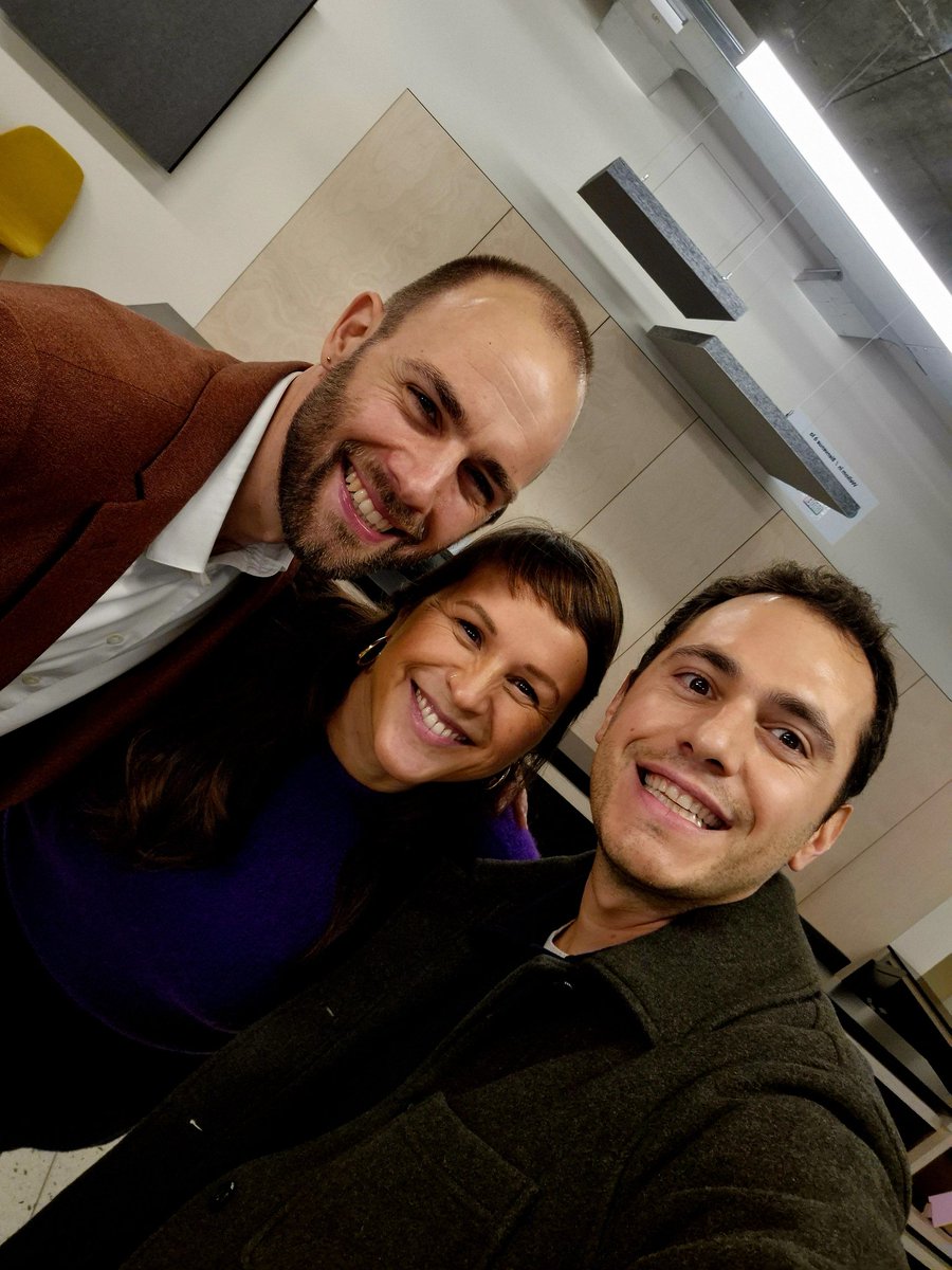 SamuelCogolati's tweet photo. Proficiat aan mijn collega's @BartDhondt en Natacha Waldmann, de nieuwe voorzitter en ondervoorzitter van @groen! 💚
Samen blijven we werken aan een rechtvaardige en duurzame toekomst in Vlaanderen, Brussel en Wallonië 🤝🏻🇧🇪
#samensemble https://t.co/lt4CiHR81L
