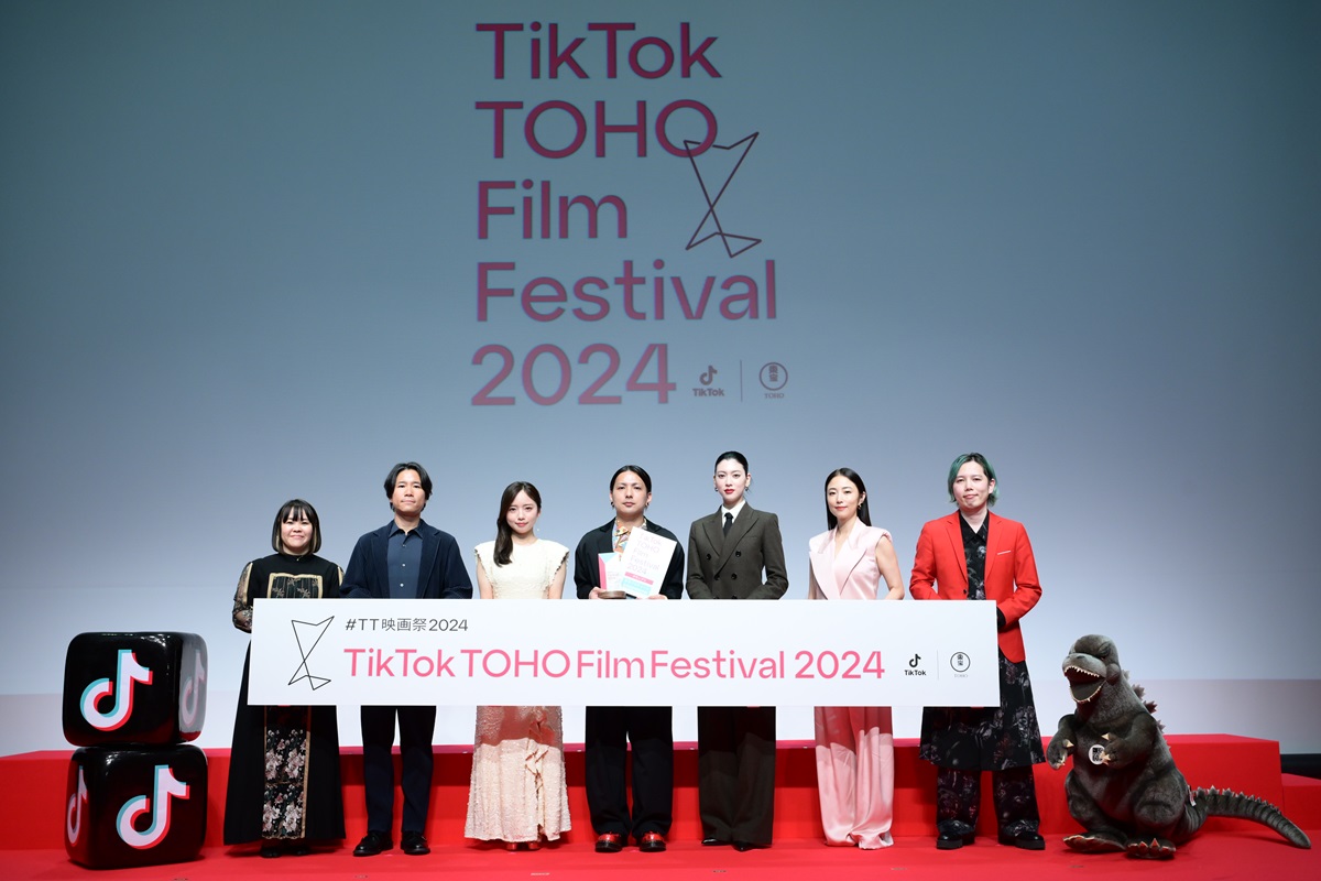 Hwaiting_News's tweet photo. TikTok と東宝による縦型映画祭「TikTok TOHO Film Festival 2024」 グランプリは史上初のアニメ作品「遊園人」に決定！ 三吉彩花「縦型映画はまだまだ秘めた可能性がある」齊藤京子を主演に新作の縦型短編作品を制作

📷📄🔗https://t.co/EjiObpxeMN

#TTFF24 #三吉彩花 #齊藤京子 https://t.co/Rhh8C1N1oB