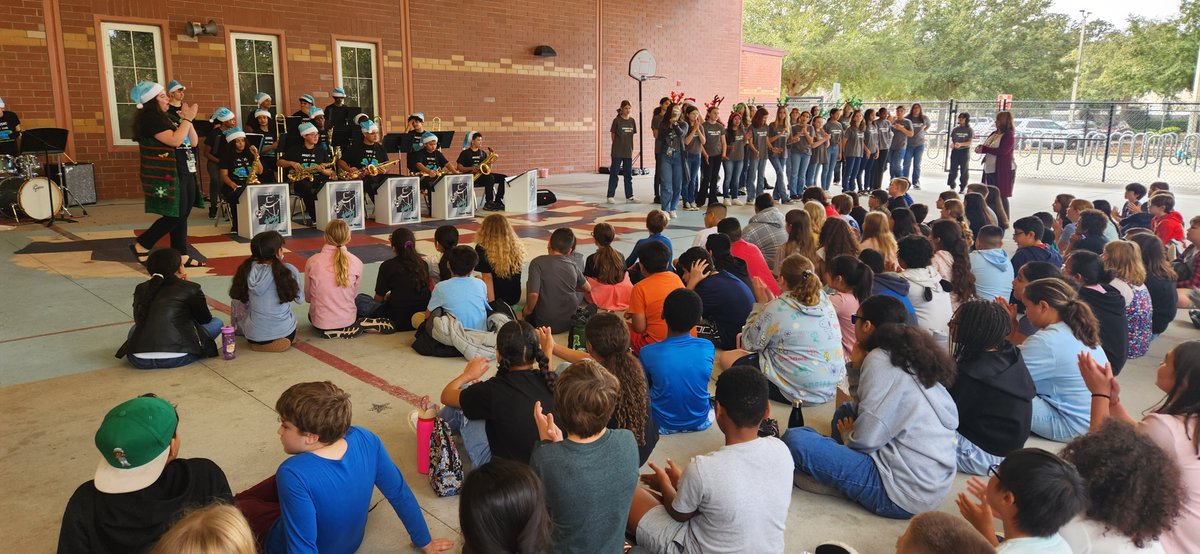 What a Treat! 🎶 Our Eagles were visited yesterday by Corner Lake Middle School's Jazz Band and Chorus. They sounded fantastic! What a fun way to celebrate the Holiday Season. 🎄<a href="/CornerLake_OCPS/">Corner Lake Middle</a> <a href="/EBounds1/">Elizabeth Bounds</a> <a href="/OCPSnews/">ocpsnews</a>