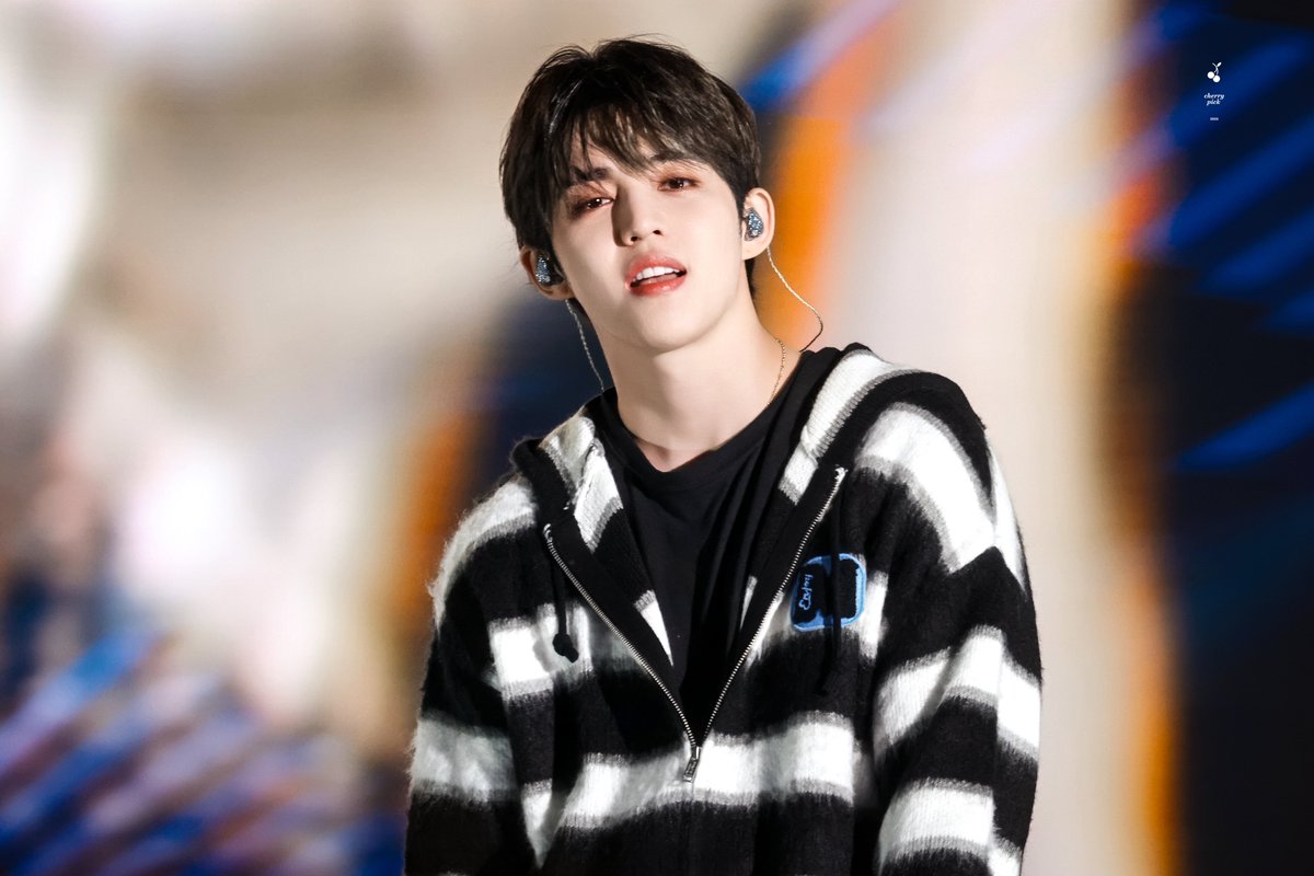 Cherrypick0808's tweet photo. 241219 SEVENTEEN [RIGHT HERE] IN FUKUOKA

#에스쿱스 #SCOUPS #승철 #최승철 
#세븐틴 #SEVENTEEN 
@pledis_17 https://t.co/WBN8VFZzqe