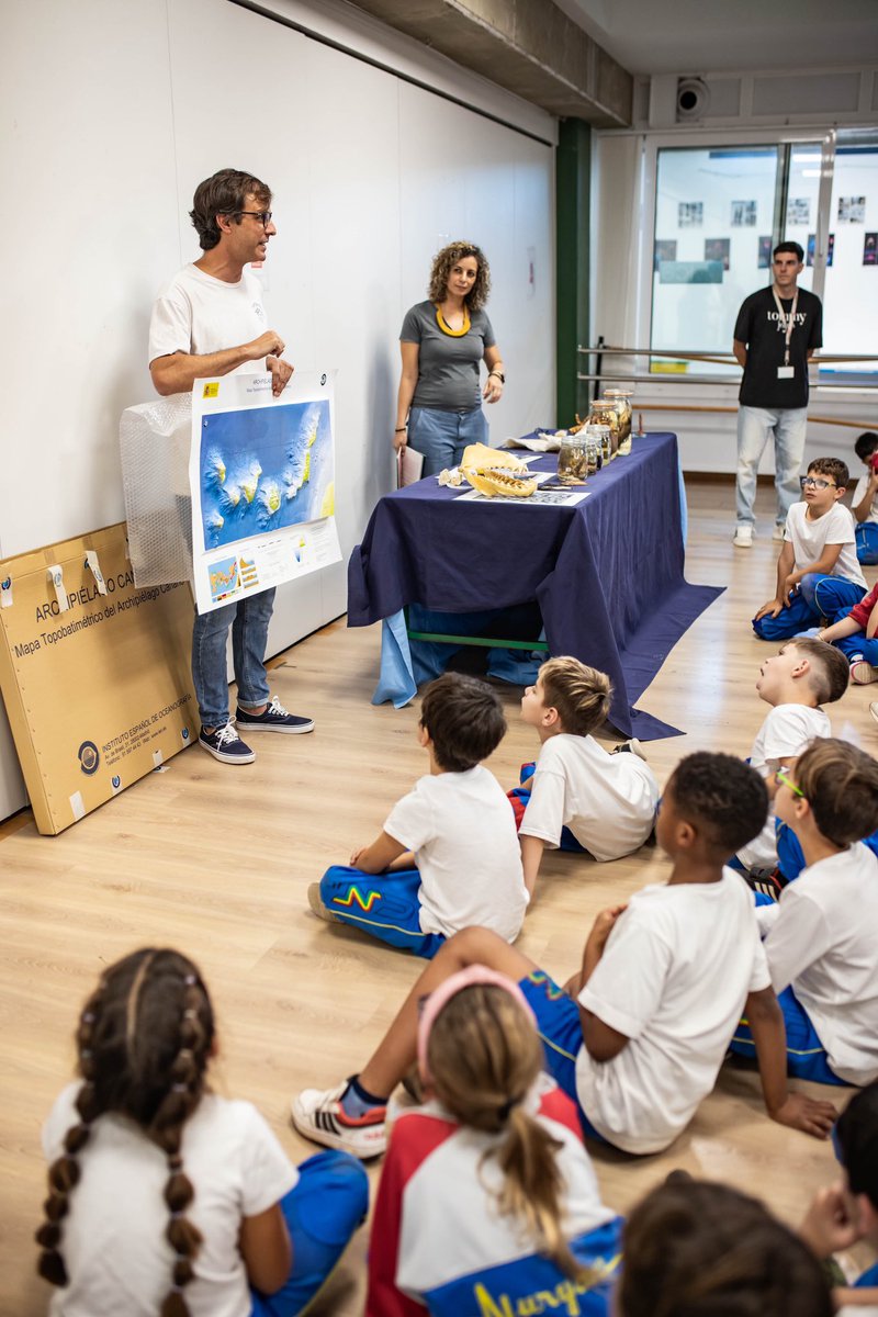 IEO Canarias (@ieo_canarias) on Twitter photo 
🤩Hace unos días, Laura y Berti, del equipo de Áreas Marinas Protegidas🪸visitaron el <a href="/nuryana/">Colegio Nuryana</a> para dar una charla 🗣️ al alumnado de 3º de prim. sobre ecosistemas marinos 🦑🐟y las campañas que realizamos ⛴️, además de enseñarles parte de nuestra colección biológica🙌 Gracias! 
🤩Hace unos días, Laura y Berti, del equipo de Áreas Marinas Protegidas🪸visitaron el <a href="/nuryana/">Colegio Nuryana</a> para dar una charla 🗣️ al alumnado de 3º de prim. sobre ecosistemas marinos 🦑🐟y las campañas que realizamos ⛴️, además de enseñarles parte de nuestra colección biológica🙌 Gracias!
