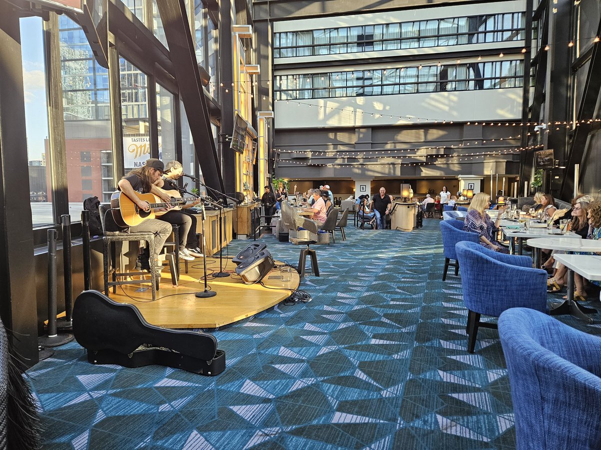 MusicCityBowl's tweet photo. Just a short walk from @NissanStadium, the @RenNashville’s Bridge Bar is the perfect spot to pregame or cheer on your favorite team. Enjoy specialty cocktails and delicious game-day snacks. 🏈
#RenHotels
#MusicCityBowl
#BridgeBar https://t.co/1tpLrD5tAG