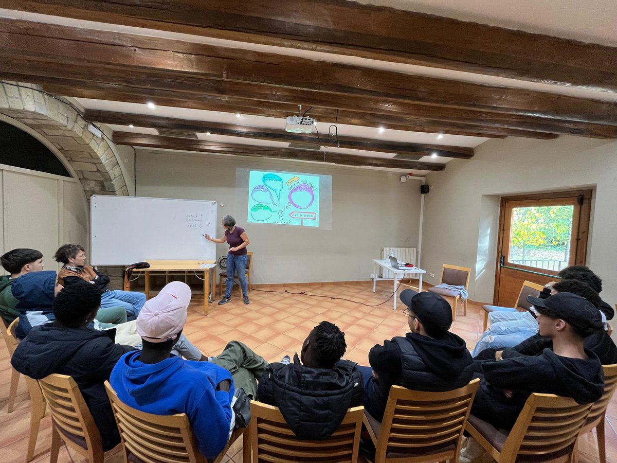 Càritas Diocesana de Girona (@caritasgirona) on Twitter photo TREBALL EN XARXA | El projecte Espai Jove – Punt de Partida de <a href="/caritasgirona/">Càritas Diocesana de Girona</a> acompanya joves tutelats i extutelats en la seva inserció jurídica i social.
Recentment, s’han realitzat diverses sessions formatives amb <a href="/FOscobe/">Fundació Oscobe</a> i <a href="/FundDiagrama/">Fundación Diagrama</a>👇 TREBALL EN XARXA | El projecte Espai Jove – Punt de Partida de <a href="/caritasgirona/">Càritas Diocesana de Girona</a> acompanya joves tutelats i extutelats en la seva inserció jurídica i social.
Recentment, s’han realitzat diverses sessions formatives amb <a href="/FOscobe/">Fundació Oscobe</a> i <a href="/FundDiagrama/">Fundación Diagrama</a>👇