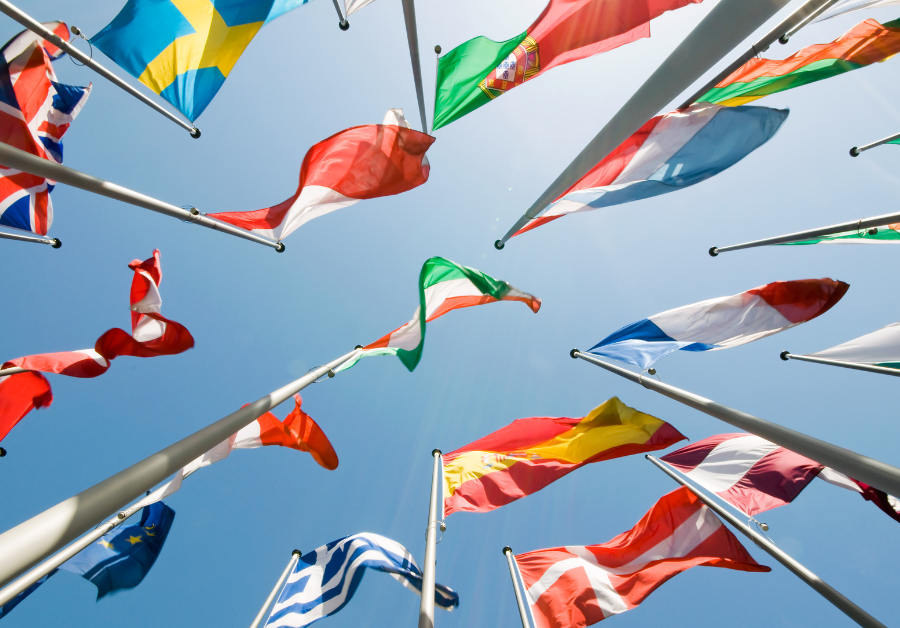 𝗡𝗲𝗲𝗺 𝗻𝘂 𝗴𝗲𝗲𝗻 𝗼𝗻𝗼𝗺𝗸𝗲𝗲𝗿𝗯𝗮𝗿𝗲 𝗯𝗲𝘀𝗹𝘂𝗶𝘁𝗲𝗻 𝗼𝘃𝗲𝗿 𝘁𝗮𝗹𝗲𝗻𝘀𝘁𝘂𝗱𝗶𝗲𝘀. De KNAW adviseert om voorlopig geen besluiten te nemen om talenstudies te schrappen of samen te voegen. Lees het advies op de website: knaw.nl/nieuws/neem-nu…