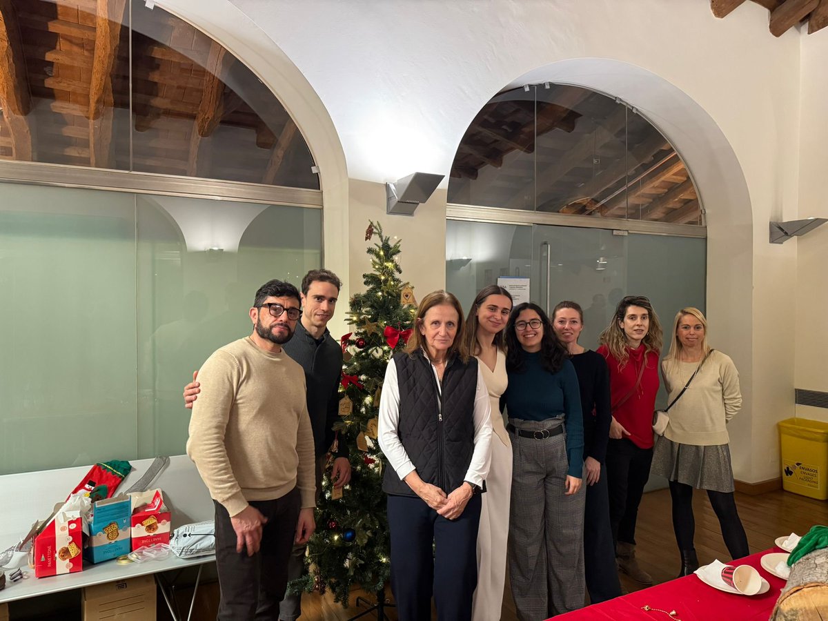 🎄✨Felices Fiestas✨🎄

Queremos agradeceros por acompañarnos en este año lleno de aprendizajes y logros🌱🔬  

Ayer celebramos estas fiestas con un cálido encuentro en el <a href="/AlimentacioUB/">CampusAlimentacióUB</a> 🍷🎁

¡Os deseamos Feliz Navidad y próspero año nuevo!🎉
Con nuestros mejores deseos,
PRG💙