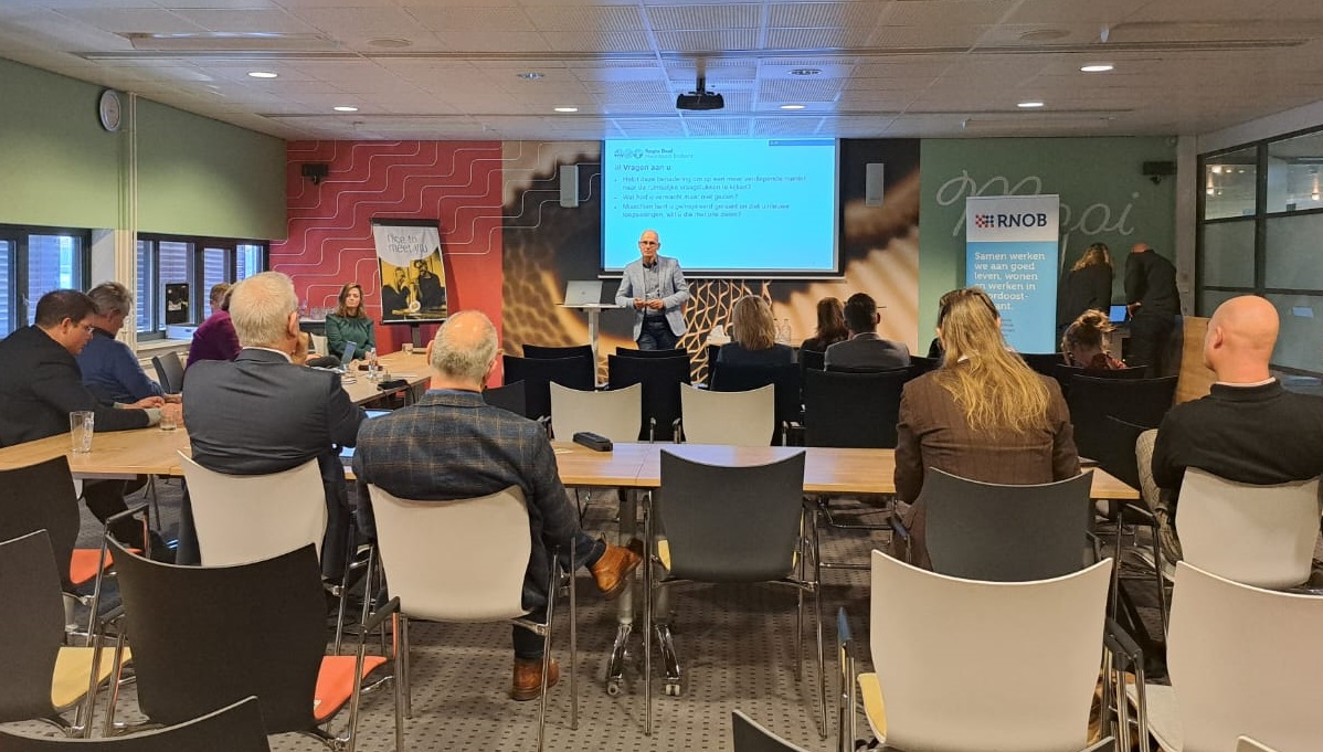 RNOB en <a href="/NOBWerkt/">Noordoost Brabant Werkt</a> ontwikkelen samen met <a href="/GeodanNL/">GeodanNL</a> een tool om de impact van beleidskeuzes 'live' te visualiseren. Een innovatief digitaal instrument om goed onderbouwde keuzes te kunnen maken #regiodelnob #elkeregiotelt #NoordoostBrabant #prototype 🧰 👉ap.lc/tmEyk