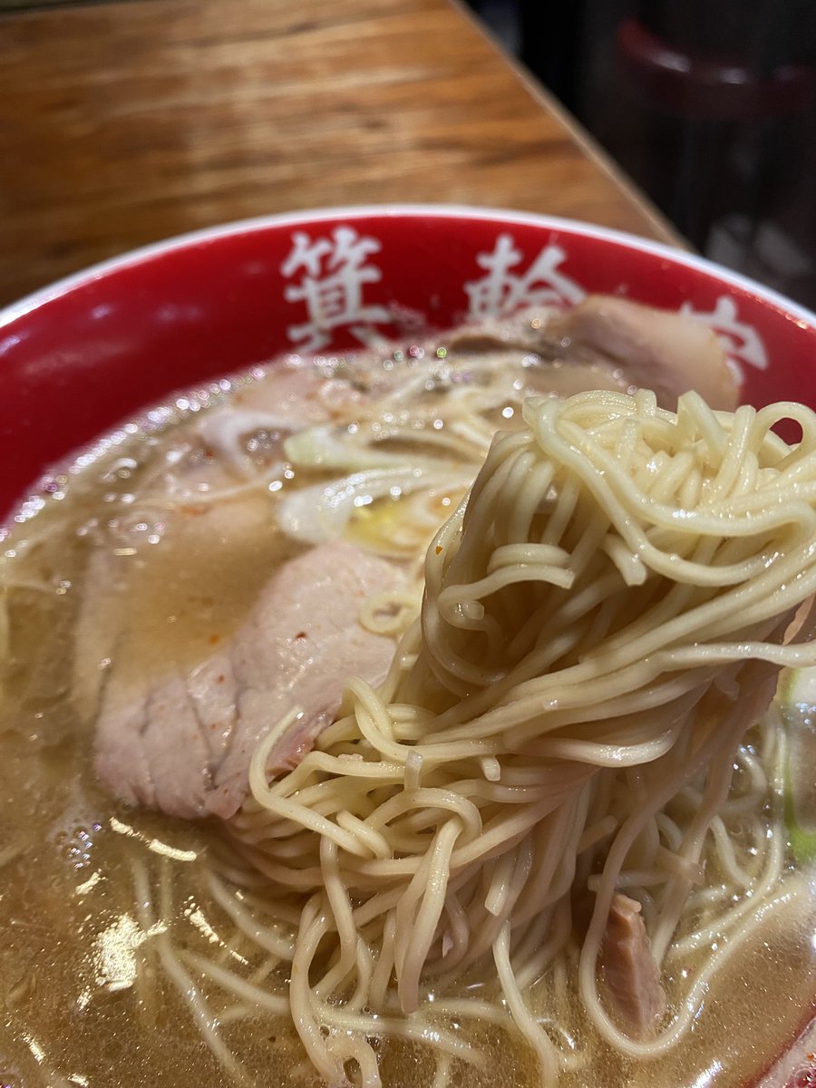 shotaro46sato's tweet photo. 福岡で青春を過ごした僕からしたら
たまらん

豚骨細麺🍜

ばりうまかけん
いっぺんこんね🤤 https://t.co/vJspdaiQqV