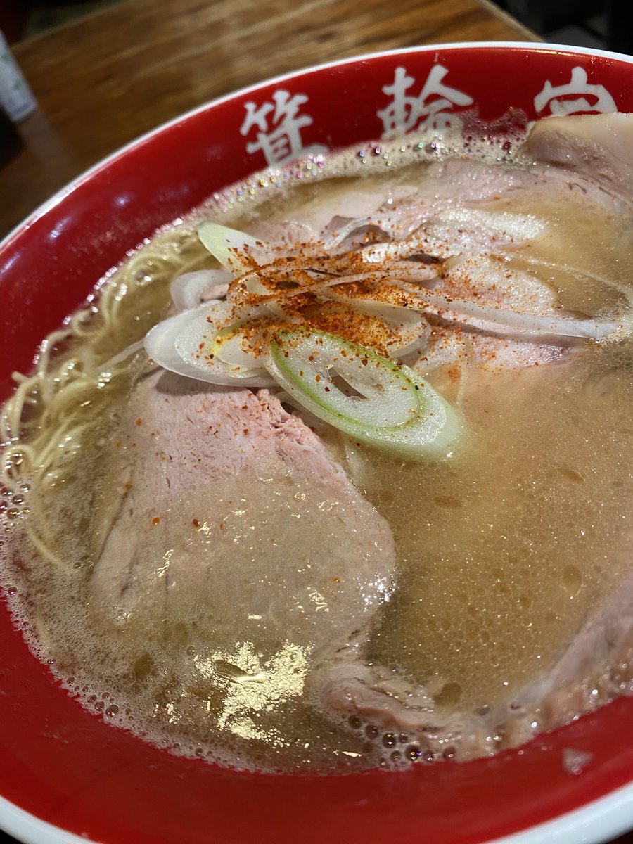 shotaro46sato's tweet photo. 福岡で青春を過ごした僕からしたら
たまらん

豚骨細麺🍜

ばりうまかけん
いっぺんこんね🤤 https://t.co/vJspdaiQqV