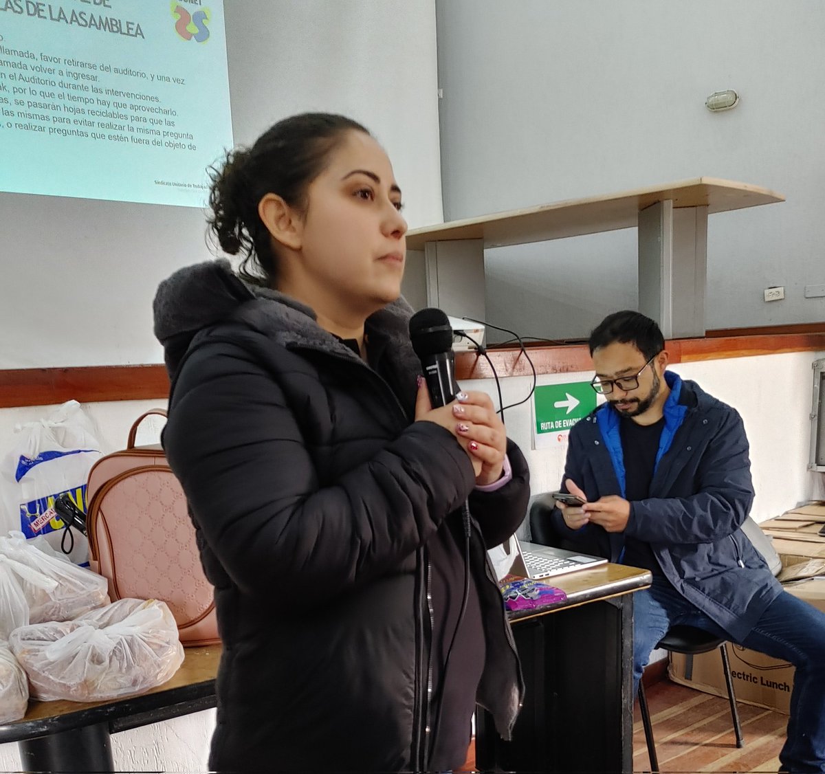SunnetZipaquira's tweet photo. Iniciamos nuestra Asamblea de Afiliados de la Subdirectiva del @SunnetZipaquira, hoy presidida por nuestra vicepresidenta Pilar Castro.  Sin duda un año con balance muy positivo y logros significativos para todos los trabajadores de la @AlcaldiaZipa. #VivaSunet https://t.co/0T8077i6ji