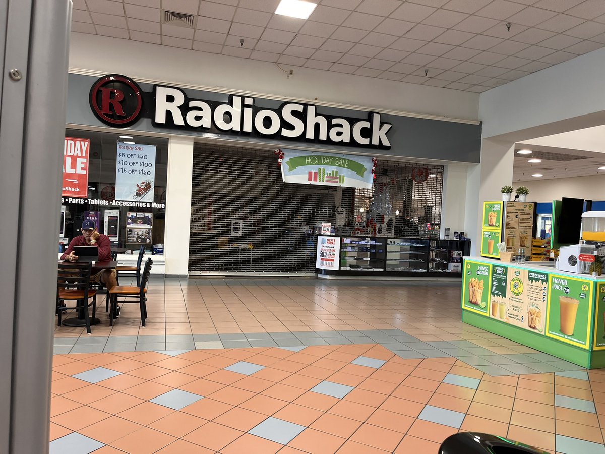 TroyBrugger's tweet photo. @MikeAndersonBIG @Heather723 @CastronovoShow 
Here’s the Radio shack @midwaycrossings that you guys spoke about on the radio show a few days ago. 
It’s still early, not open yet. https://t.co/7OmDdVwiVQ