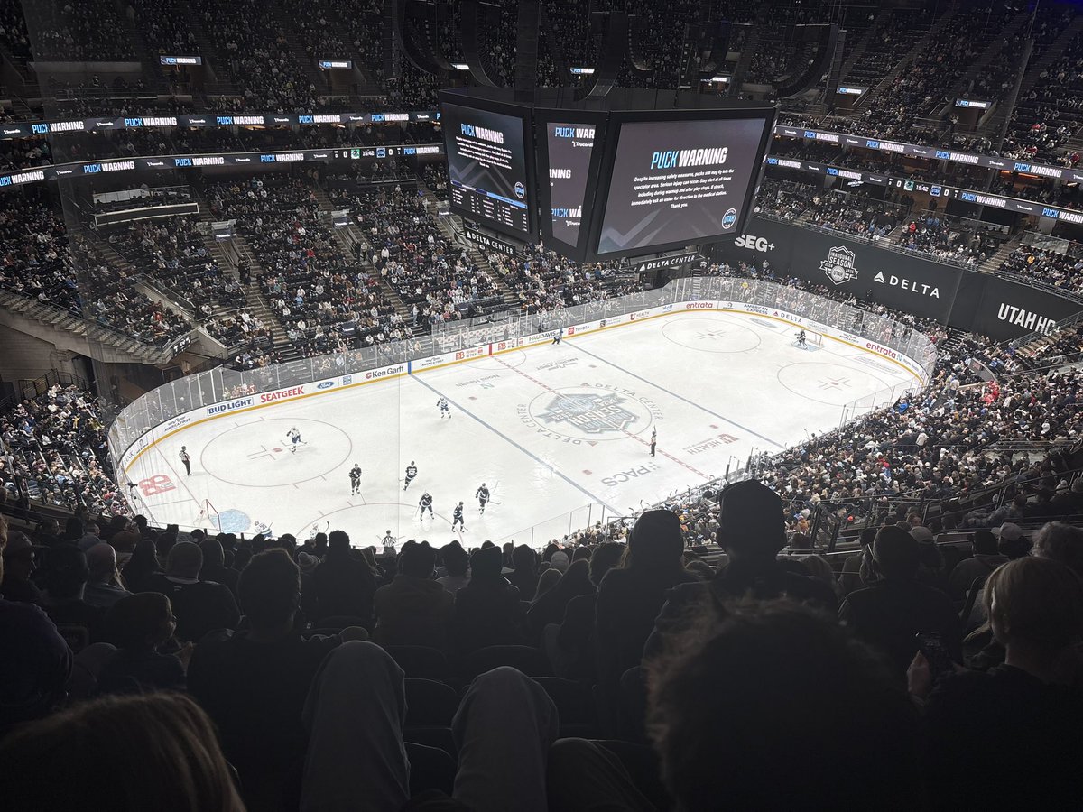 Pdub801's tweet photo. @975Hans This was our “one goal view”. We could see both.  Our first time there, it was awesome! https://t.co/Y4bsCXDh7m