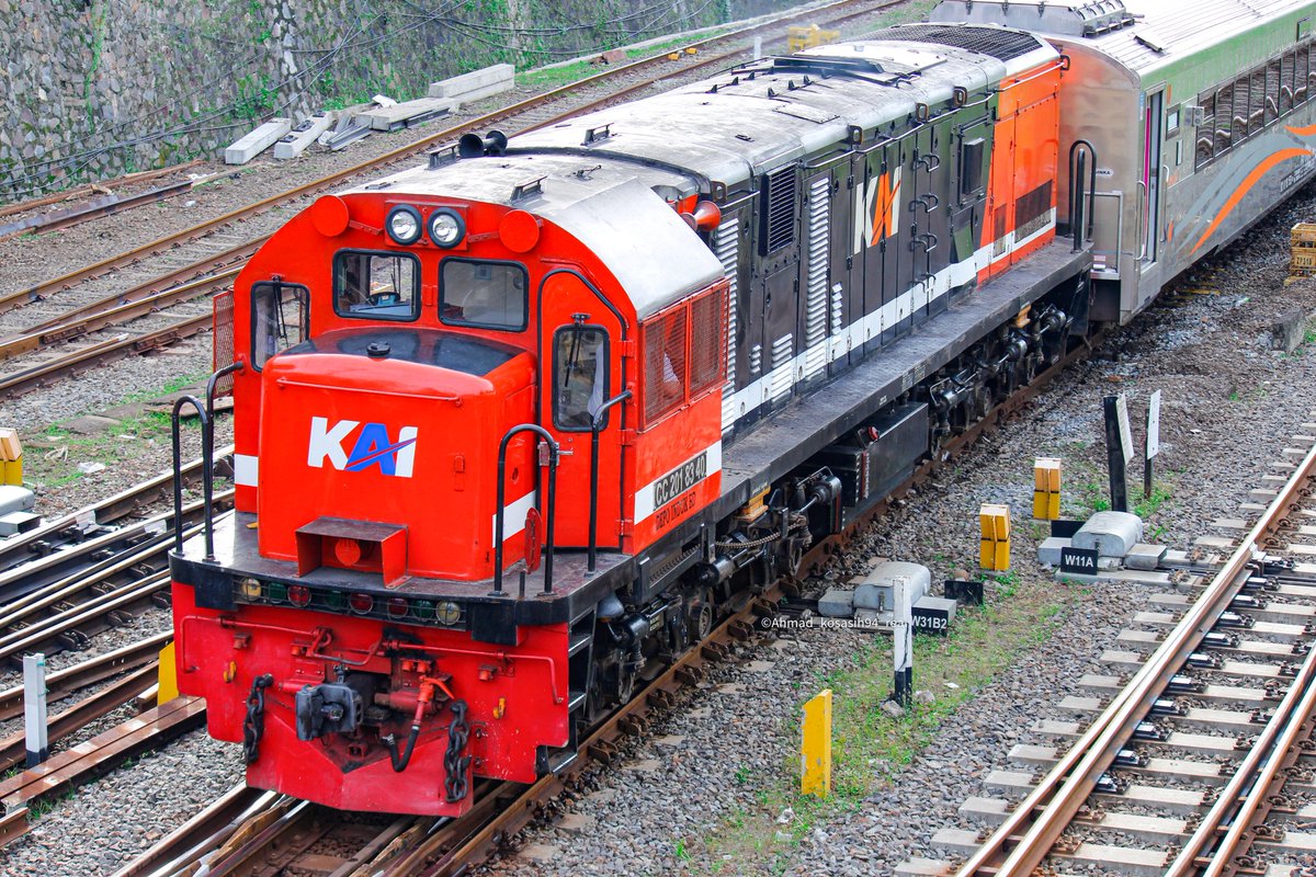 AhmadkosasihCB's tweet photo. BANDUNG AKHIRNYA PUNYA  Lokomotif merah walaupun bertugas Sebagai Lok langsir 

@KAI121 @keretaapikita @mas_didiek @AnkerTwiter @sahabatKAI121 @jurnalrailfans @jalur5_ @semboyan35com @garut_railfans @instrail_id @asmaraism @roeswantara @argothrottle https://t.co/TjiNDNLjvt