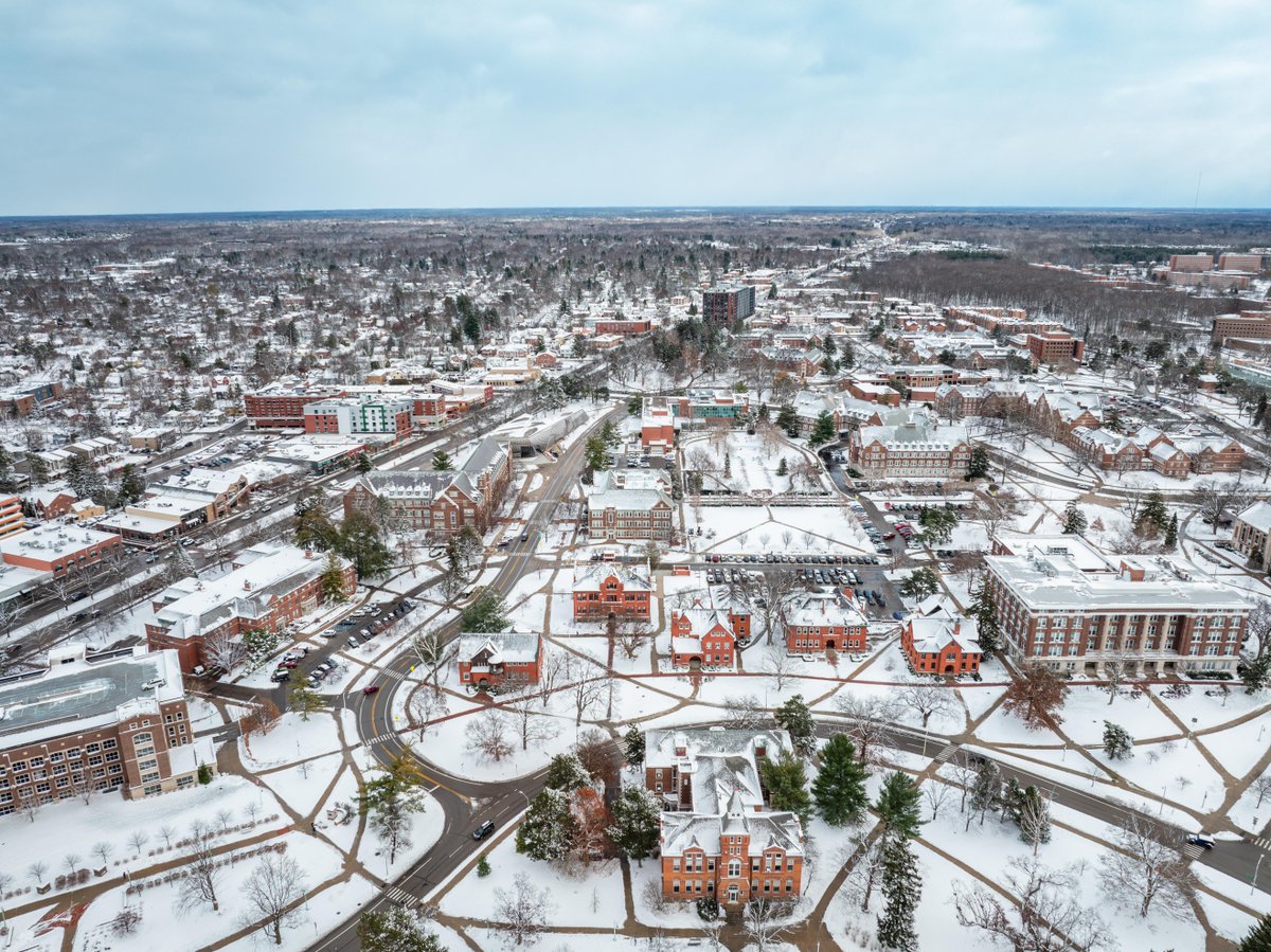 michiganstateu's tweet photo. MSU dressed in its winter best. ❄️ https://t.co/Sccita00tq
