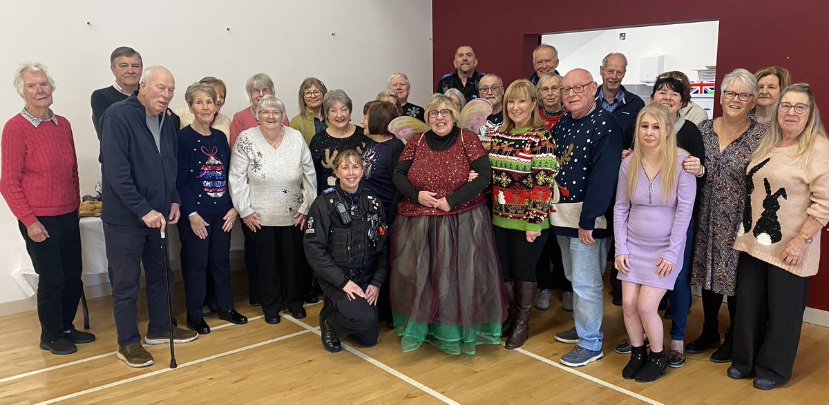 PCSO Debbie Hollinson (@pcso30747) on Twitter photo This afternoon we visited Lifton Community Centre and managed to get a lovely photo of everyone just before they tucked into their Christmas lunch. Social gatherings like this are invaluable 🎄🎅🏻#community
#neighbourhood
<a href="/TavistockPolice/">Tavistock Police</a>
<a href="/NWDevonPolice/">North and West Devon Police</a>
<a href="/ps_7003/">PS 7003 Ottley</a> <a href="/DC_Police/">Devon & Cornwall Police</a> This afternoon we visited Lifton Community Centre and managed to get a lovely photo of everyone just before they tucked into their Christmas lunch. Social gatherings like this are invaluable 🎄🎅🏻#community
#neighbourhood
<a href="/TavistockPolice/">Tavistock Police</a>
<a href="/NWDevonPolice/">North and West Devon Police</a>
<a href="/ps_7003/">PS 7003 Ottley</a> <a href="/DC_Police/">Devon & Cornwall Police</a>