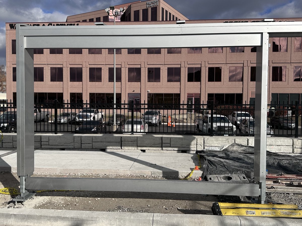 Picture this: 📸

We're ready to #Ridein2025 either the <a href="/kcstreetcar/">KC Streetcar 🚊💙</a> OR <a href="/RideKCTransit/">RideKC</a> buses near <a href="/ThePlazaKC/">Country Club Plaza</a>!

The Plaza Transit Center will be a multi-modal hub for all transportation modes. 🚆🚌🚲

#kcstreetcar #BuildKCSC
<a href="/KansasCity/">Kansas City</a>