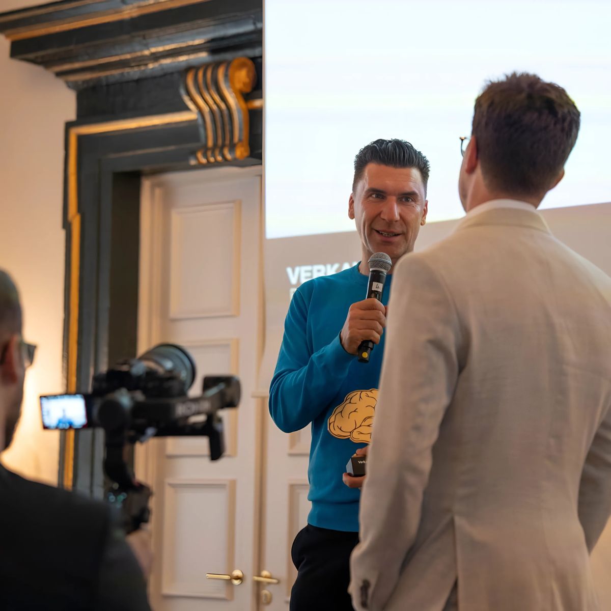 René Höfinghoff tweet media