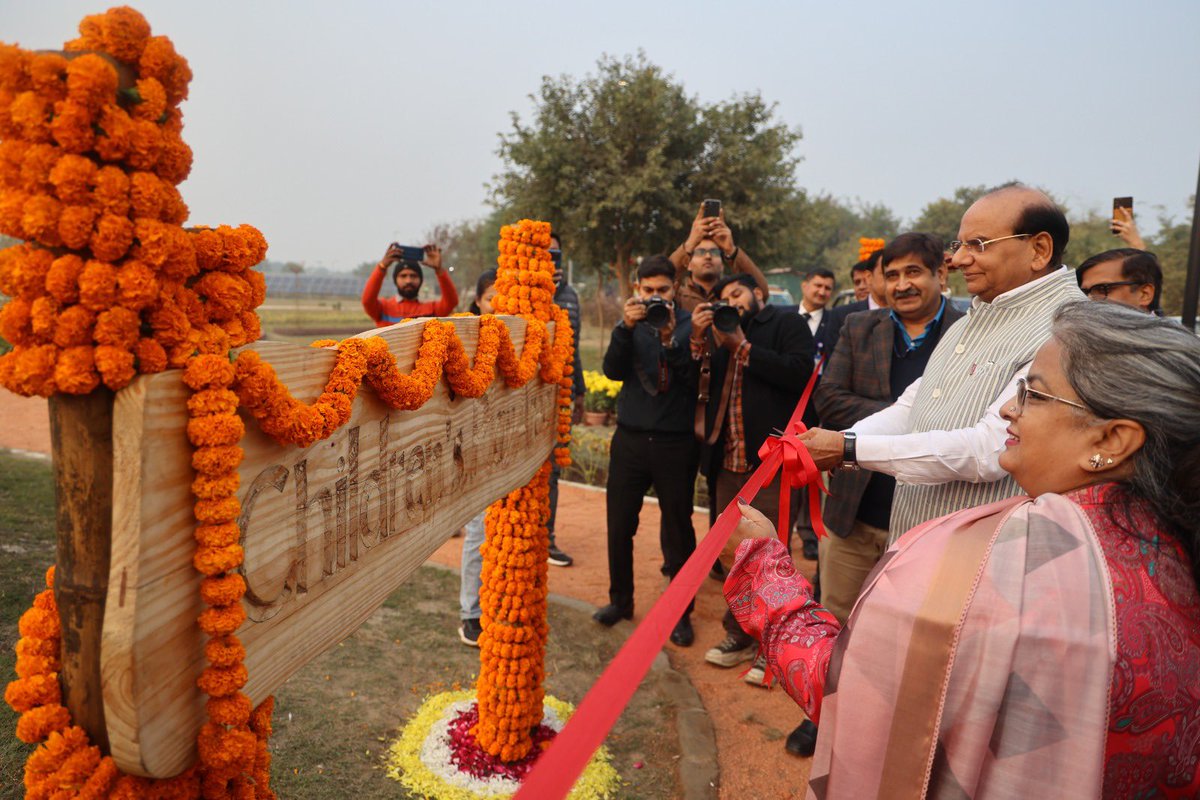 LtGovDelhi's tweet image. Inaugurated an exclusively carved &apos;Children&apos;s Play Area&quot; at DDA&apos;s Baansera today.

Situated in the midst of lush greens, this dedicated recreational area for kids &amp;amp; teenagers, this facility will provide much needed open space, in our City increasingly getting cramped due to space…