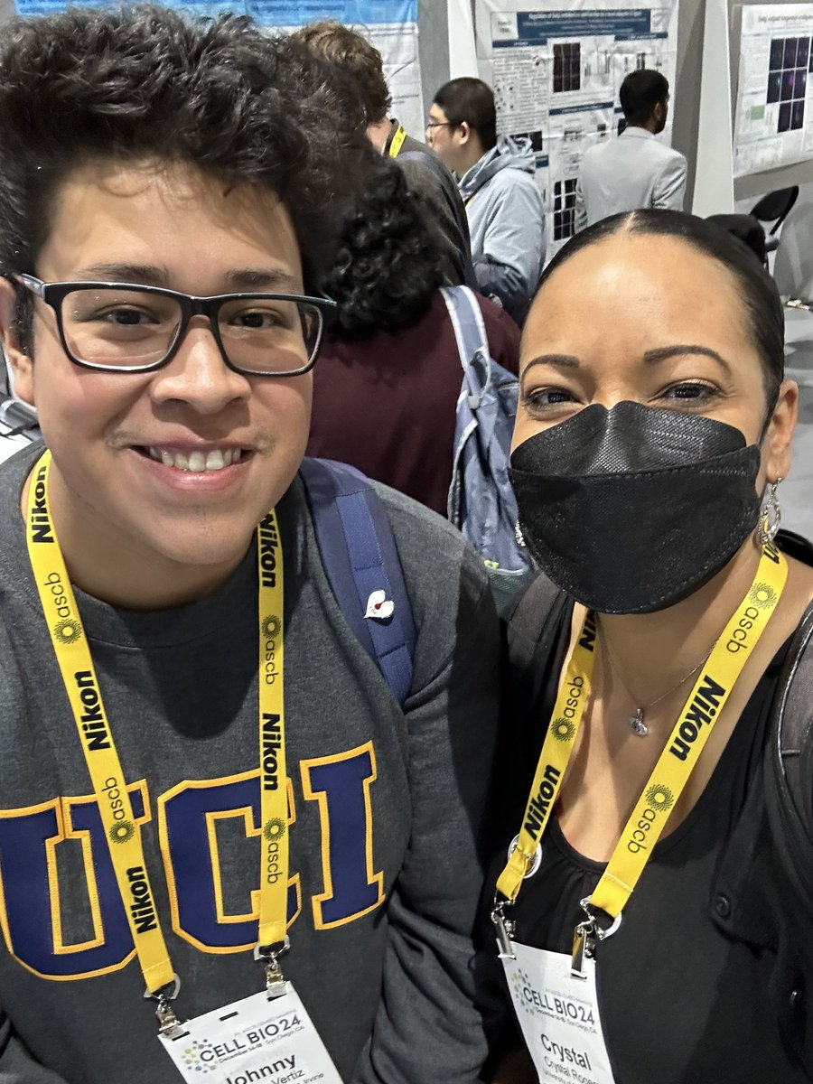 I had a wonderful surprise at #CellBio2024! <a href="/VertizJohnny/">Johnny Vertiz</a> is now a thriving PhD student at <a href="/UCIrvine/">UC Irvine</a> but was a PREP scholar in my lab <a href="/ucdavis/">UC Davis</a> from 2022-2023. It was wonderful to catch up and learn about his new lab and excitement for the future! It’s a small world! 🤩
