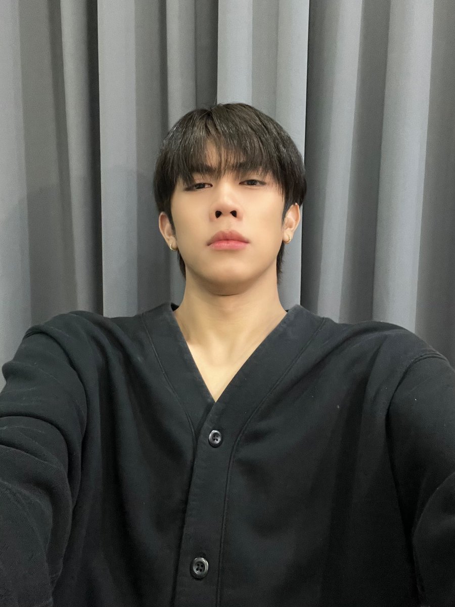 แม่ใช้ให้เด็ดพริก 10 เม็ด แต่ฉันเด็ด 11 เม็ด เพราะฉันเด็ดเกิน 

ขอบคุณนะครับทุกคนนน <3💚