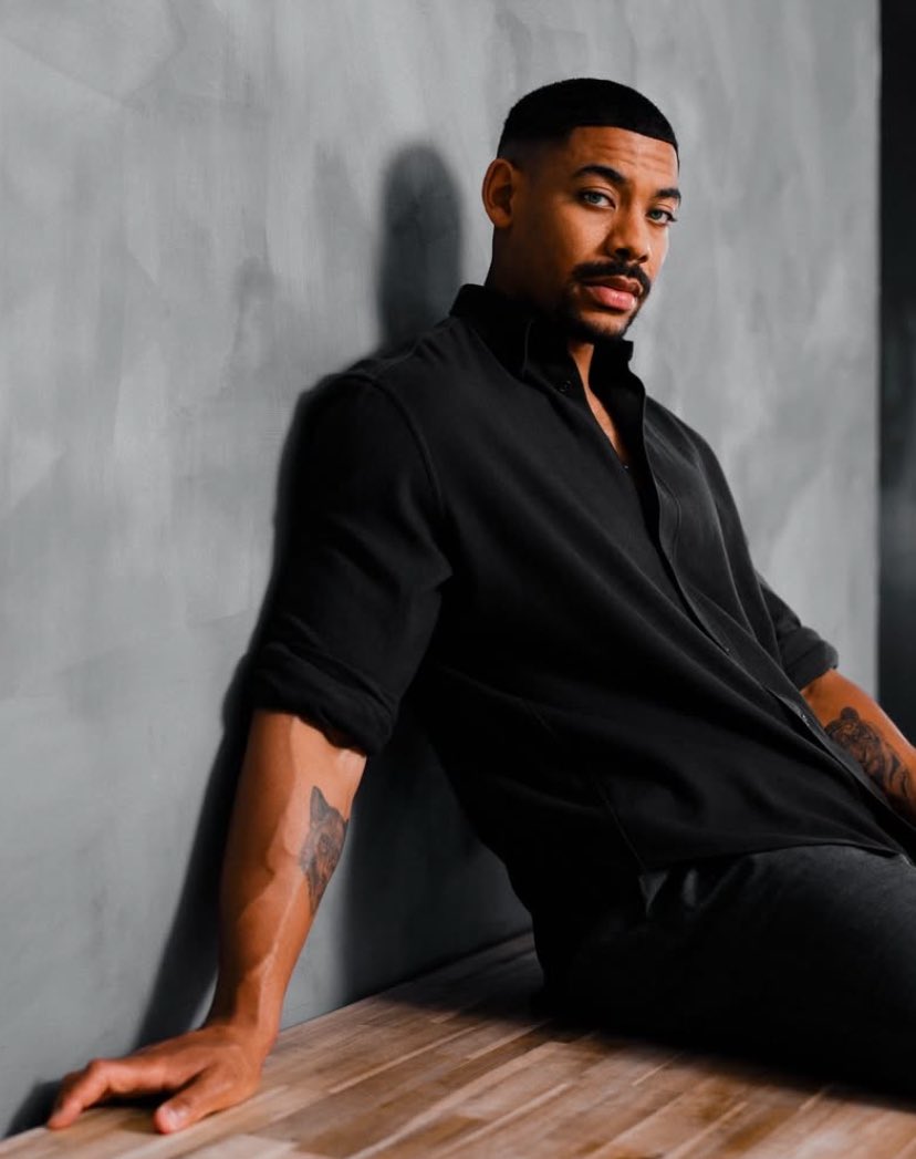 simoneumba's tweet photo. Spinning the block again on this fancast cause the block is hot about Aaron Pierre and we need a New Haven series adaptation like yesterday

Meet Mallory Kent and Christopher Johnson

#reviveme #jlseegars https://t.co/ST7TLnkqjX