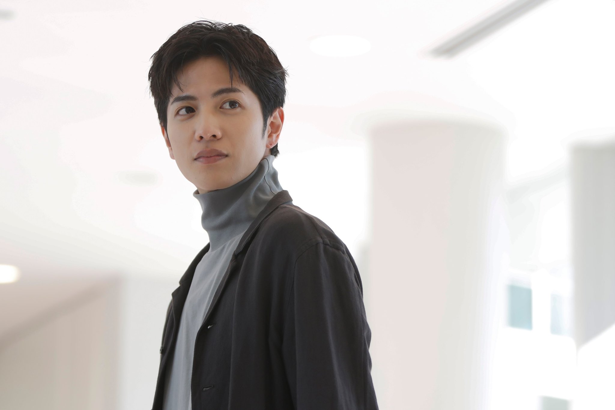 【お得な大型配送SET】志尊淳さん掲載5ページ（ポスターサイズ） OFFSHOT公式 on X: 