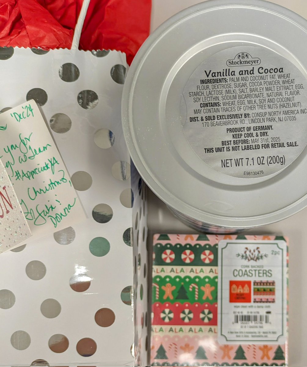 music_hicks's tweet photo. Thank you for the Hicks Team Leader Holiday Gift 🎁 & Gringo's Hicks Holiday Staff Party Gifts!! 🎉 I won a Gift of Time & a Cute Batter, Mixer, Cookie Cutter Set 🍪🎄 Thank You For Sharing, Caring and Having FUN 🚀 this Christmas Season ❄️ ☃️⛄ #yayfun @MatturroMEd @dtwong1997 https://t.co/JL1eFvEg9J