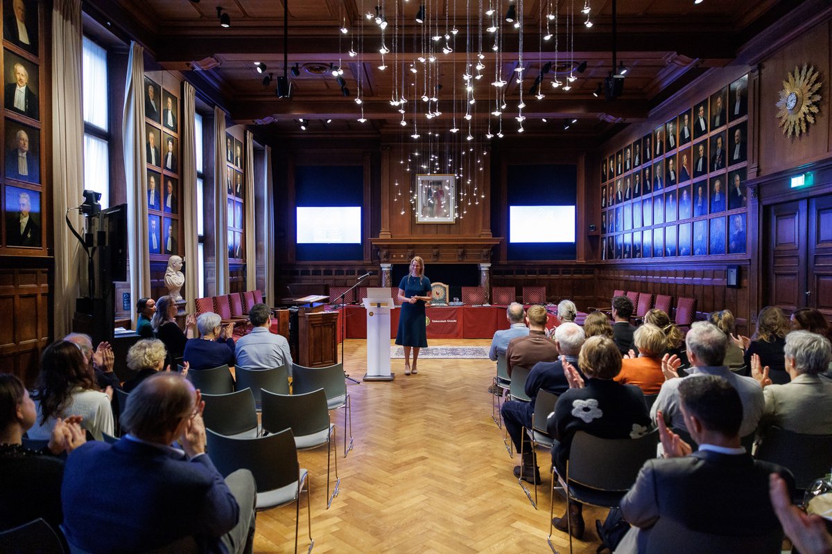 JetMJVonk's tweet image. On Dec 17, I defended my second PhD at @UniUtrecht. This doctorate in Epidemiology complements my first in Speech-Language-Hearing Sciences.
Grateful to my promotors and lifelong mentors, Mirjam Geerlings &amp;amp; @ManlyEpic, for their unwavering support.
Book: researchinformation.umcutrecht.nl/files/51684342…