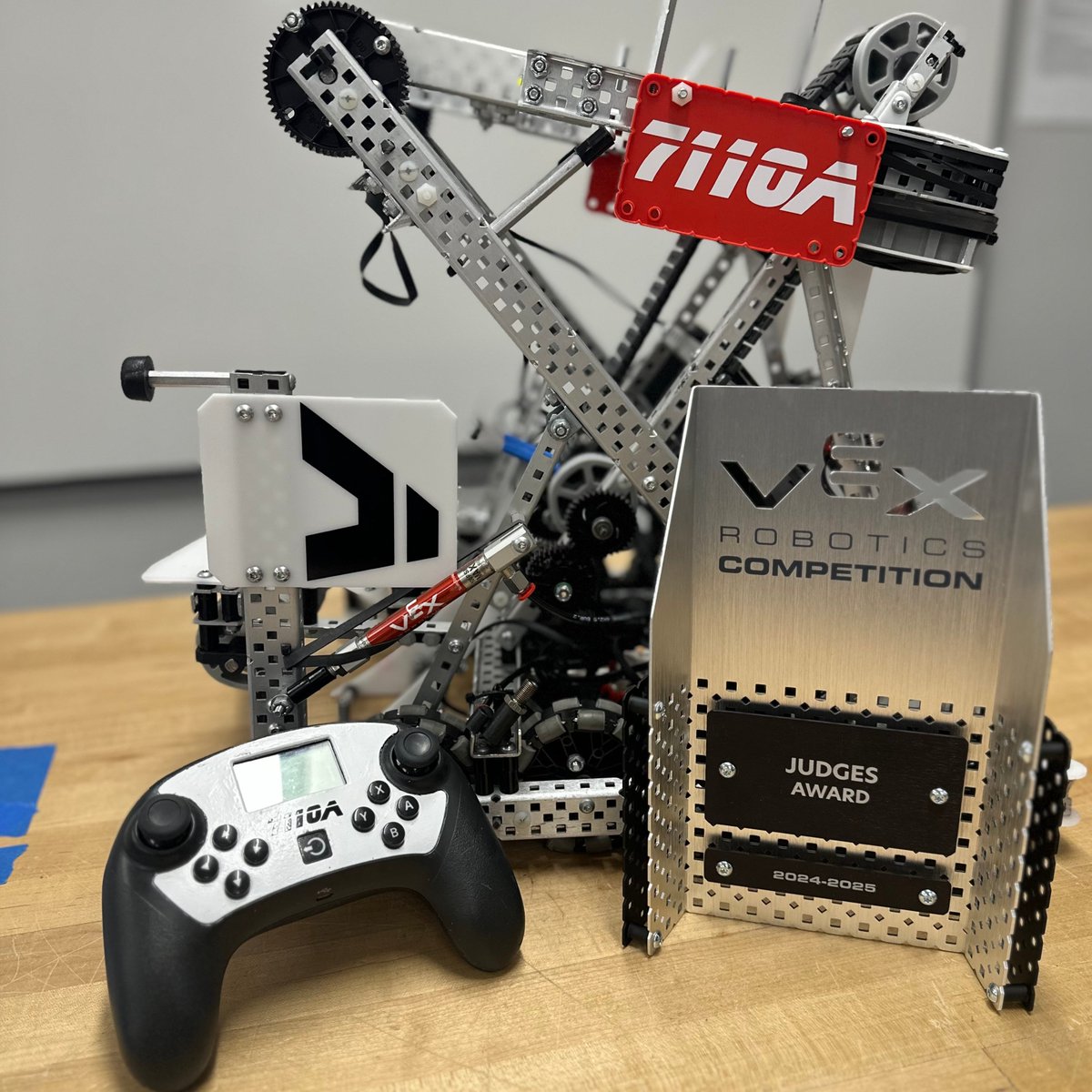 Last Saturday Carroll Robotics hosted our first High Stakes tournament of the season.

Thank you to our sponsor @feedstorebbq for feeding our volunteers!

Congratulations to 7110A on winning the Judges Award and qualifying for the regional champs with their skills score!