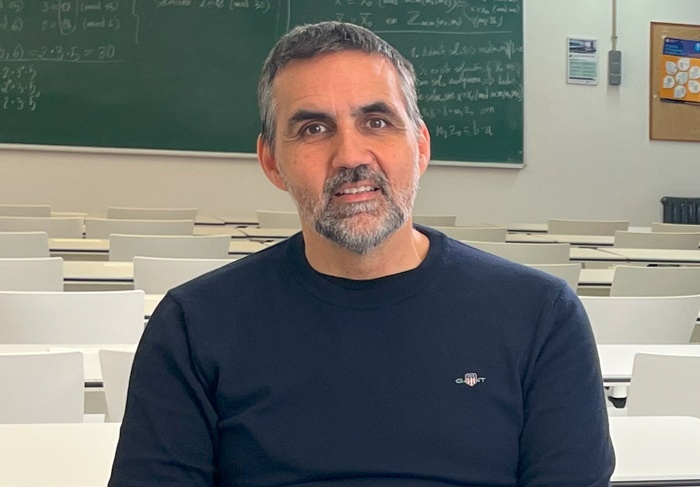 AgrotechUPC's tweet photo. 🧠🌾la_UPC aposta per la #IA amb impacte!
El prof. @cecilioangulo, nou delegat del rector, lidera l'estratègia global d’IA i l’espai de dades compartides per al sector agroalimentari #Agrixels
Enhorabona!
🔗 https://t.co/dYIjCQGJbz
#UPC #Innovació #IA #Agroalimentari https://t.co/rU3O9DyiQS