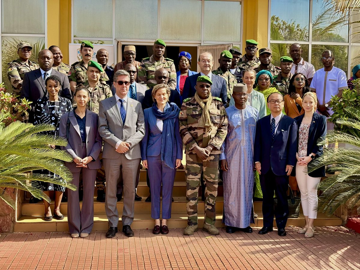 “32e session ordinaire du Conseil d’Administration de l’École de Maintien de la Paix, tenue le 19 décembre 2024, sous la présidence du Secrétaire Général du MDAC. Un moment de coopération renforcée pour avancer ensemble vers la paix et la sécurité mondiales.”