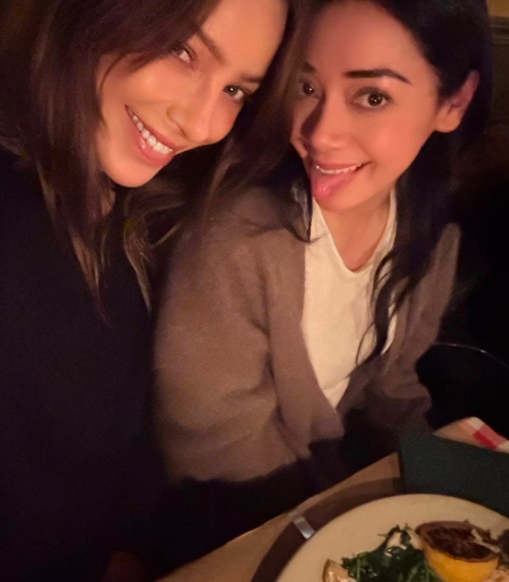 Cozy Italian dinner w my angel #LaurenGerman 🎁