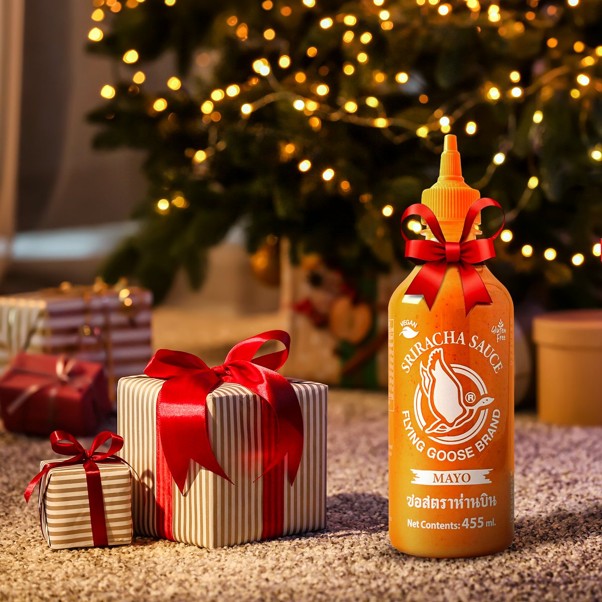 Sriracha_FR's tweet photo. Tout ce que je veux pour Noël, c'est... 🧡
#flyinggoose #sriracha https://t.co/P1RNEQgFcx