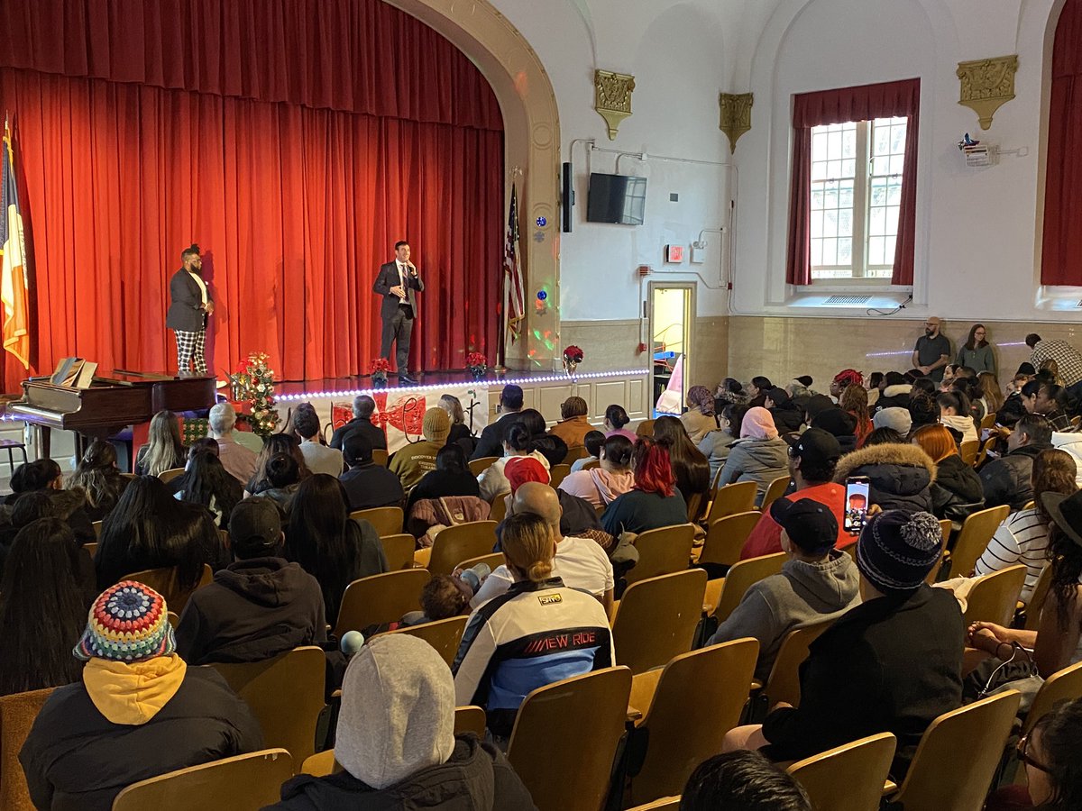 Thank you <a href="/EricDinowitzNYC/">Council Member Eric Dinowitz</a> for joining us at PS 103’s festive winter concert this week! We’re so grateful for your support and commitment to ensuring equitable access to high quality music education. Thank you speaking about the importance and power of music in our schools!